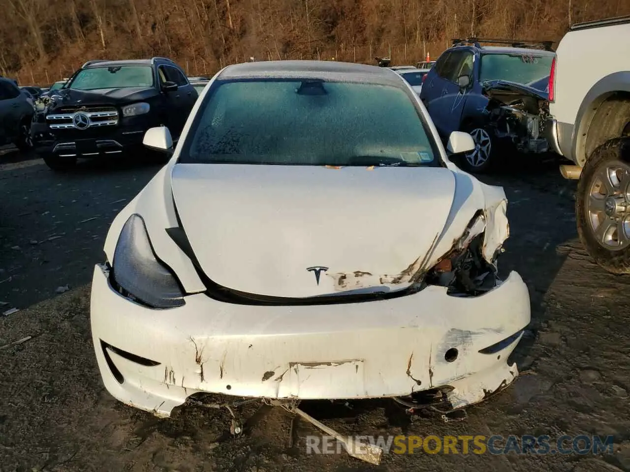 5 Photograph of a damaged car 5YJ3E1EB8NF266132 TESLA MODEL 3 2022