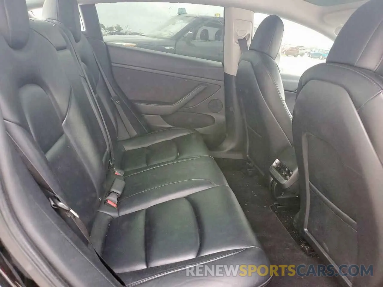 10 Photograph of a damaged car 5YJ3E1EB8NF285716 TESLA MODEL 3 2022