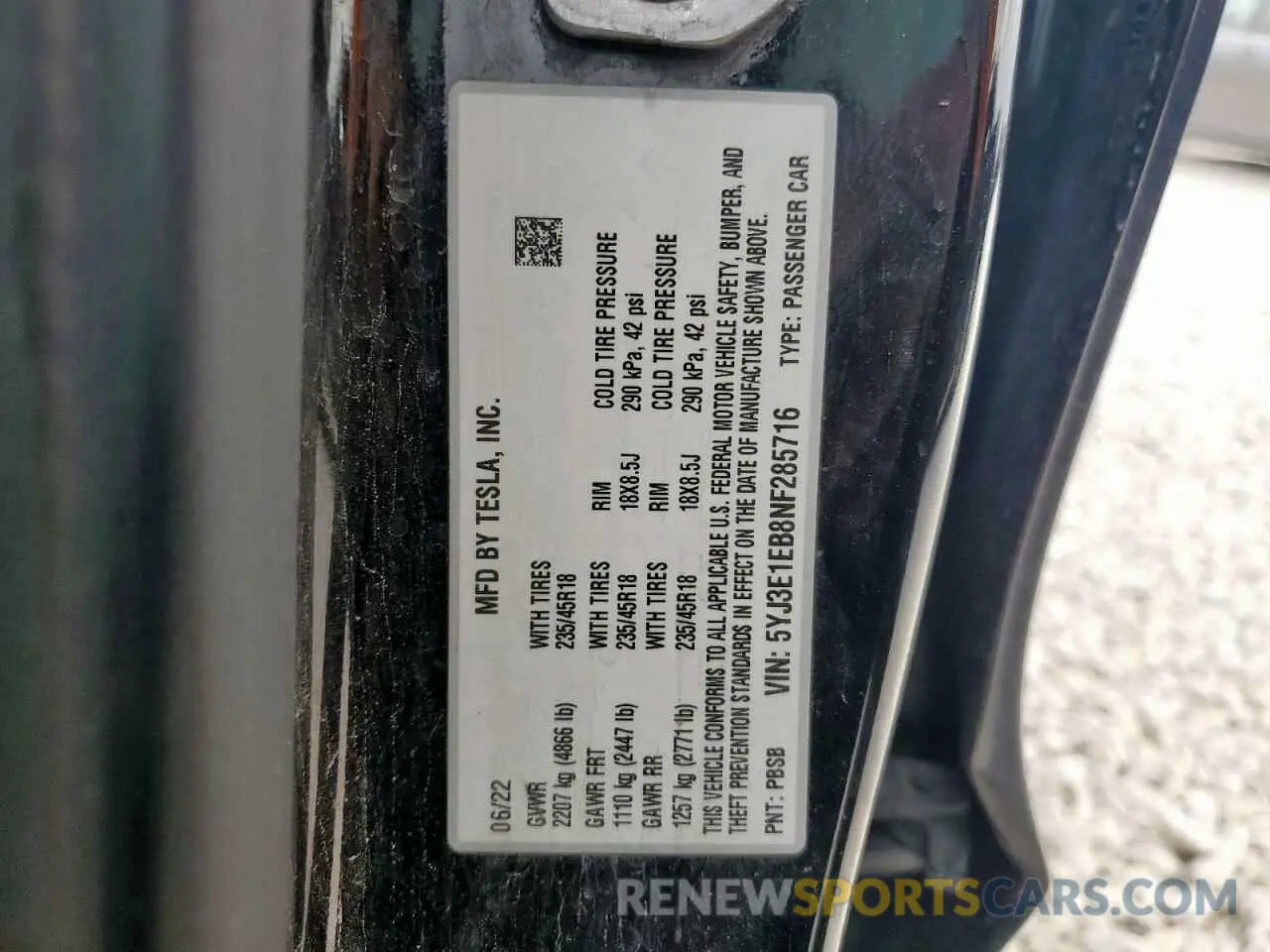 12 Photograph of a damaged car 5YJ3E1EB8NF285716 TESLA MODEL 3 2022