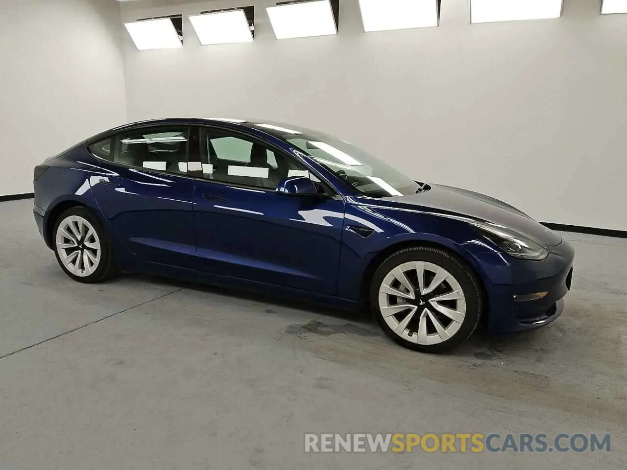 4 Photograph of a damaged car 5YJ3E1EB8NF286297 TESLA MODEL 3 2022