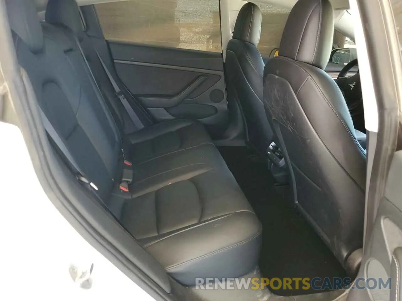 10 Photograph of a damaged car 5YJ3E1EB8NF297400 TESLA MODEL 3 2022