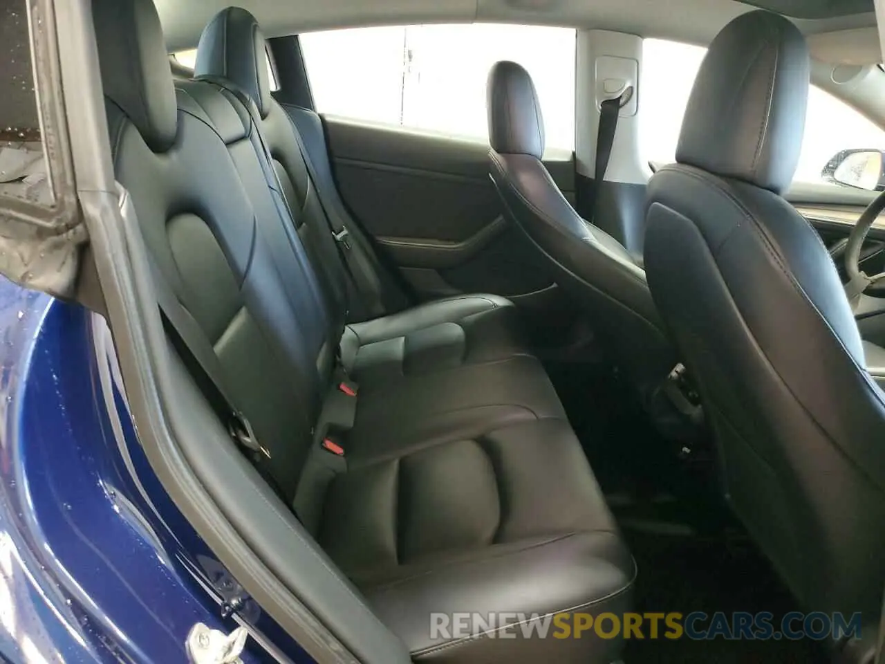 10 Photograph of a damaged car 5YJ3E1EB8NF305110 TESLA MODEL 3 2022