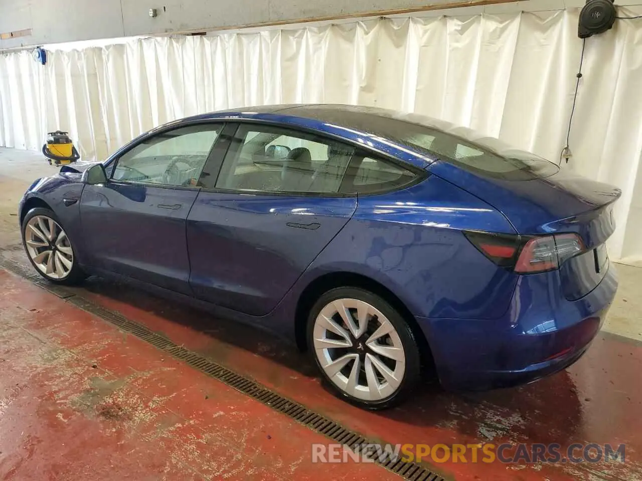 2 Photograph of a damaged car 5YJ3E1EB8NF305110 TESLA MODEL 3 2022