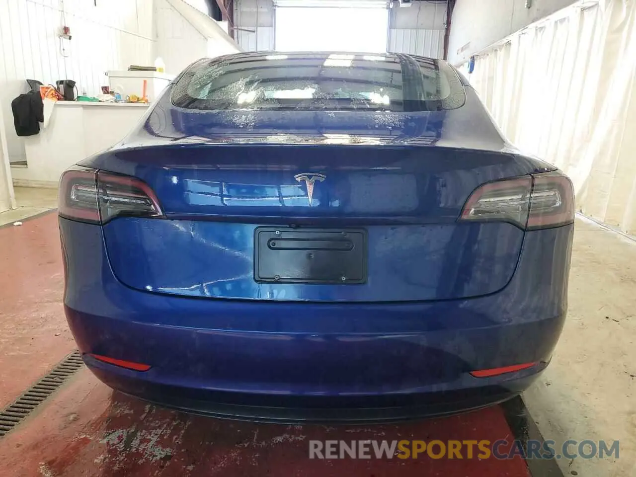6 Photograph of a damaged car 5YJ3E1EB8NF305110 TESLA MODEL 3 2022