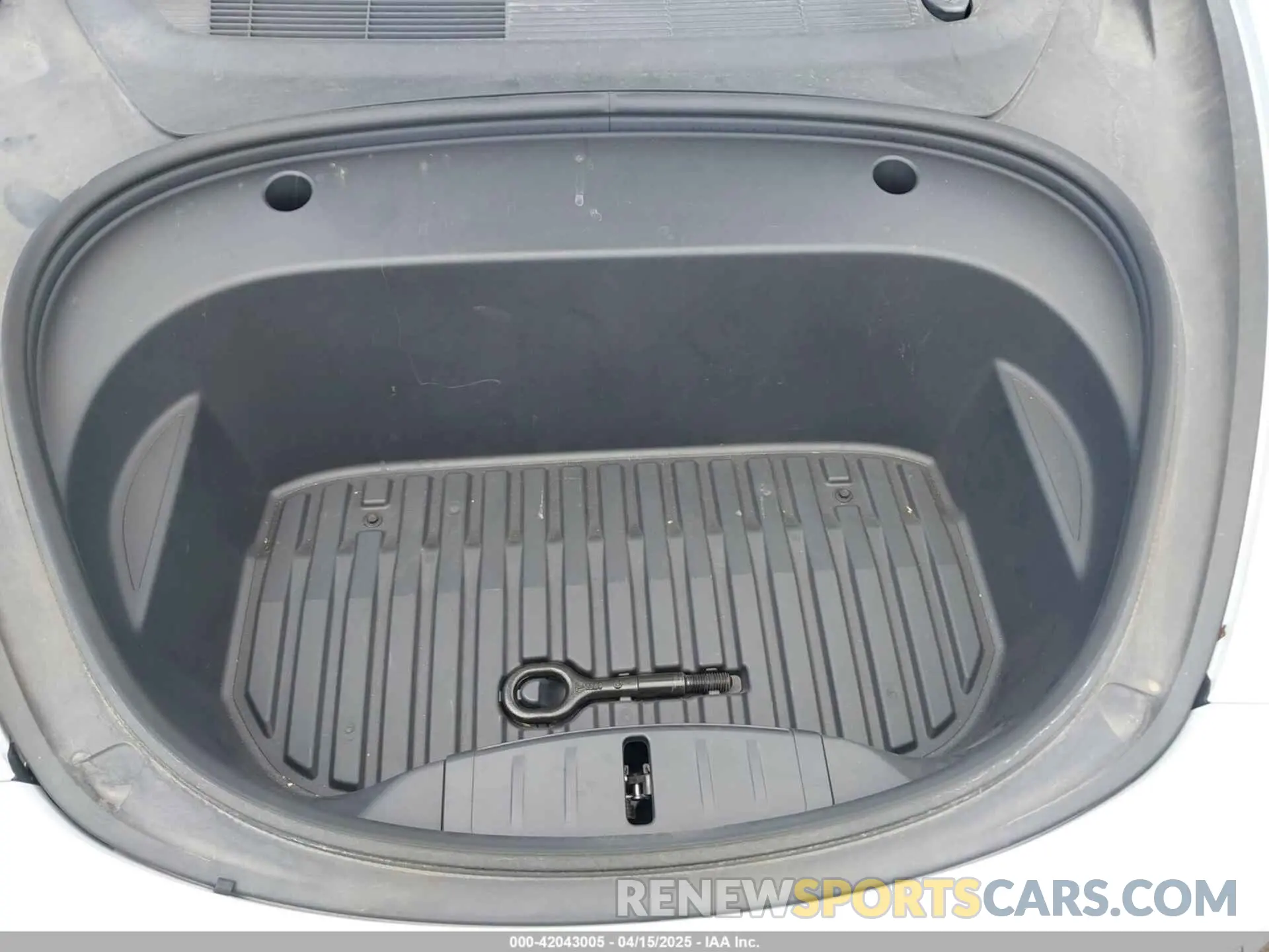10 Photograph of a damaged car 5YJ3E1EB8NF338947 TESLA MODEL 3 2022