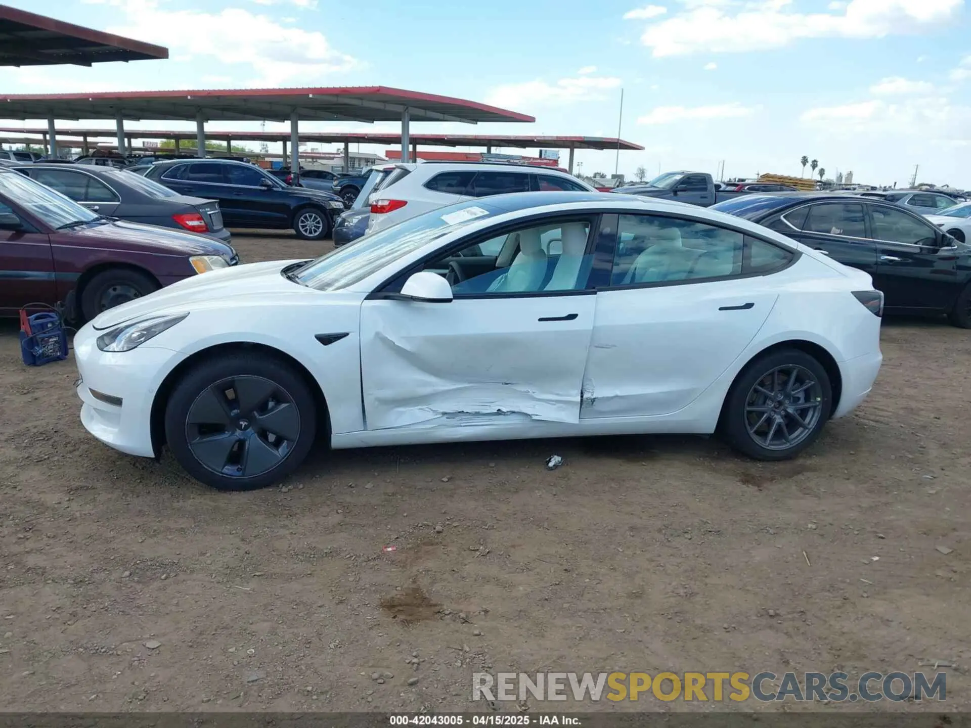 13 Photograph of a damaged car 5YJ3E1EB8NF338947 TESLA MODEL 3 2022