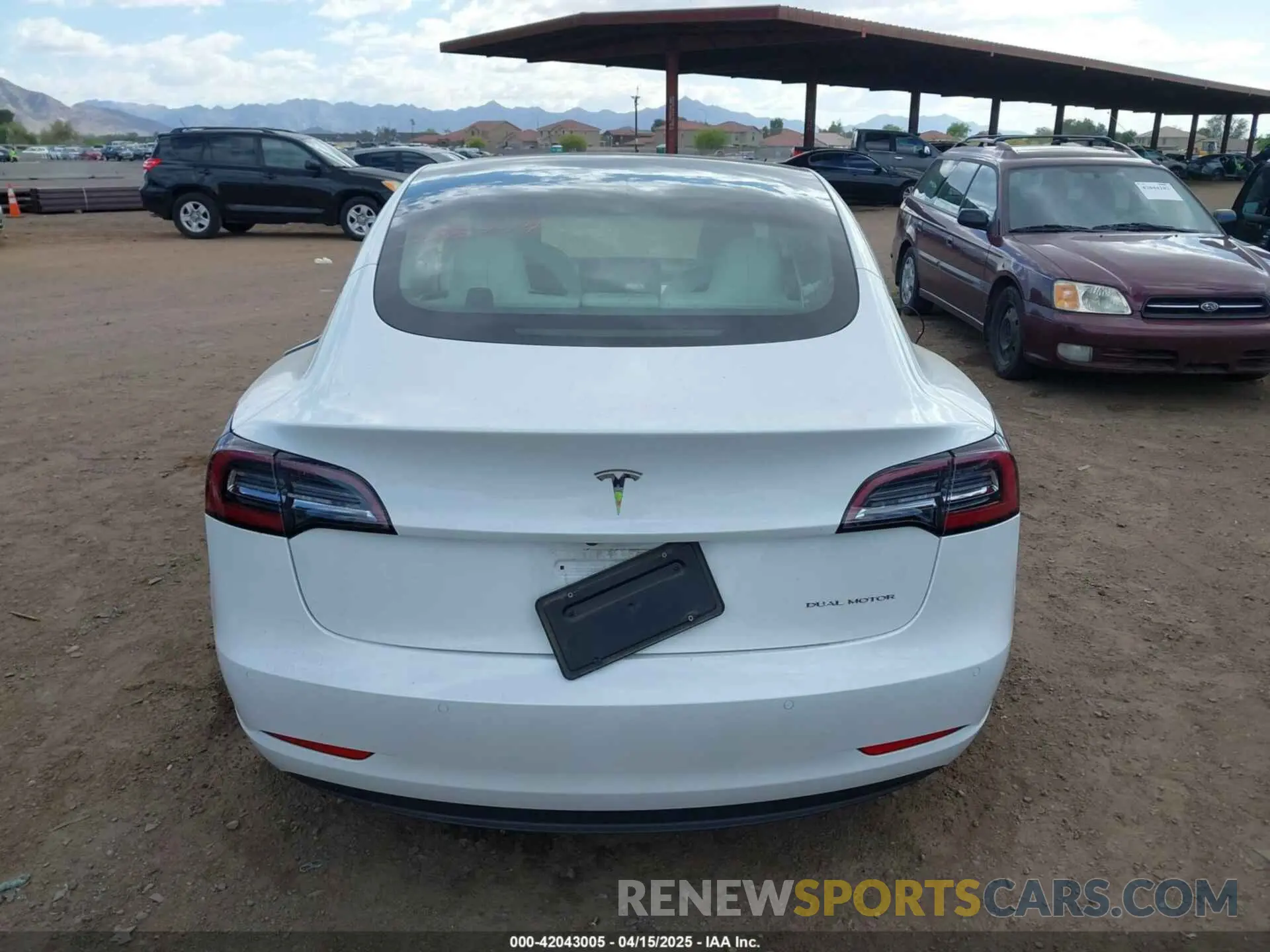 15 Photograph of a damaged car 5YJ3E1EB8NF338947 TESLA MODEL 3 2022