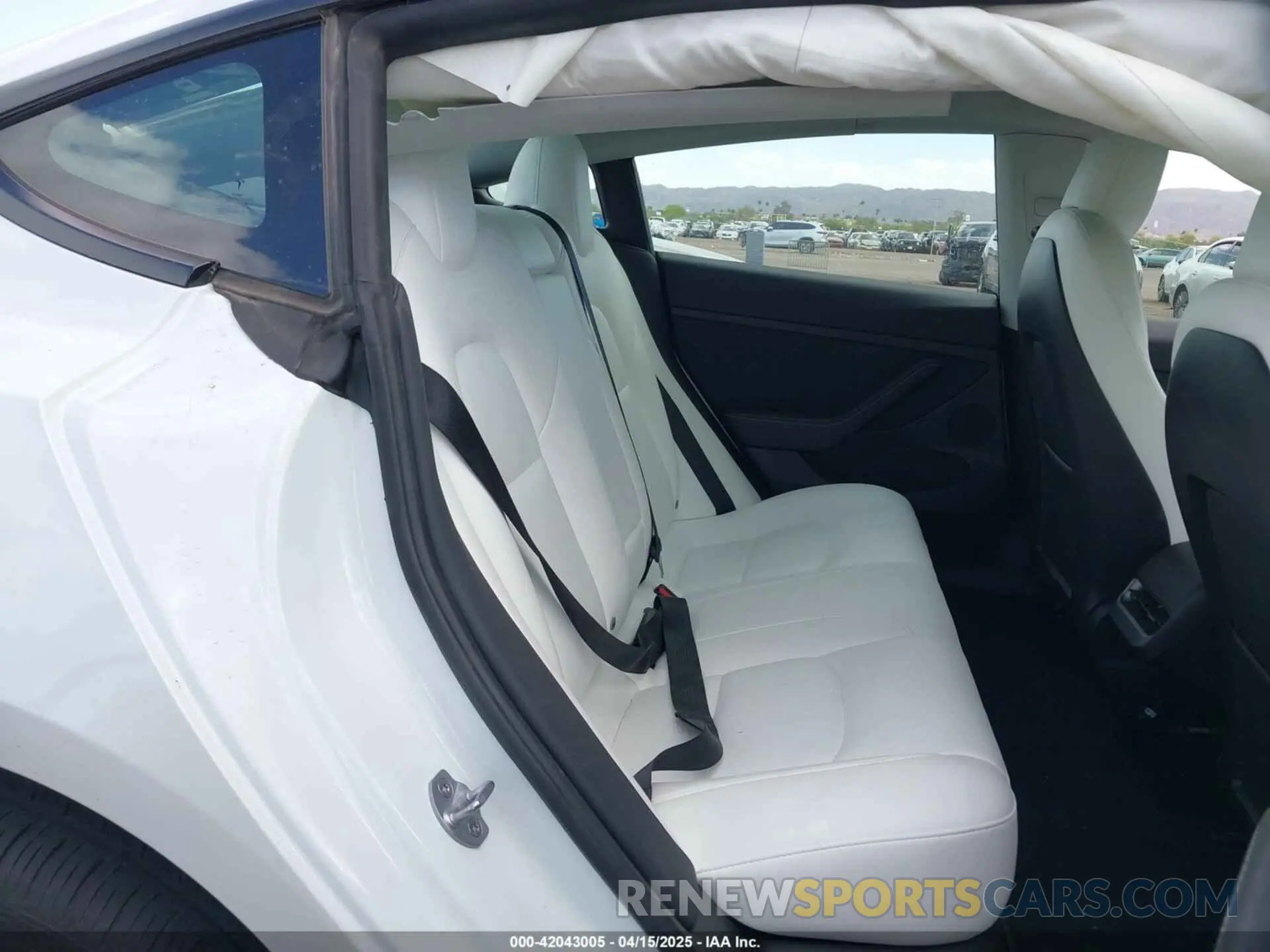 8 Photograph of a damaged car 5YJ3E1EB8NF338947 TESLA MODEL 3 2022