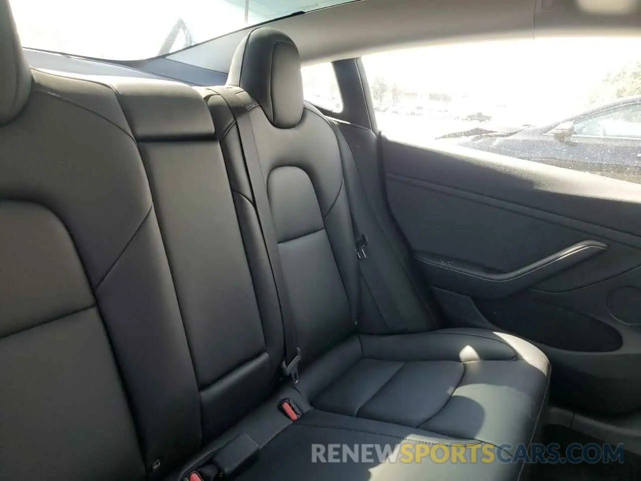 10 Photograph of a damaged car 5YJ3E1EB8NF341248 TESLA MODEL 3 2022