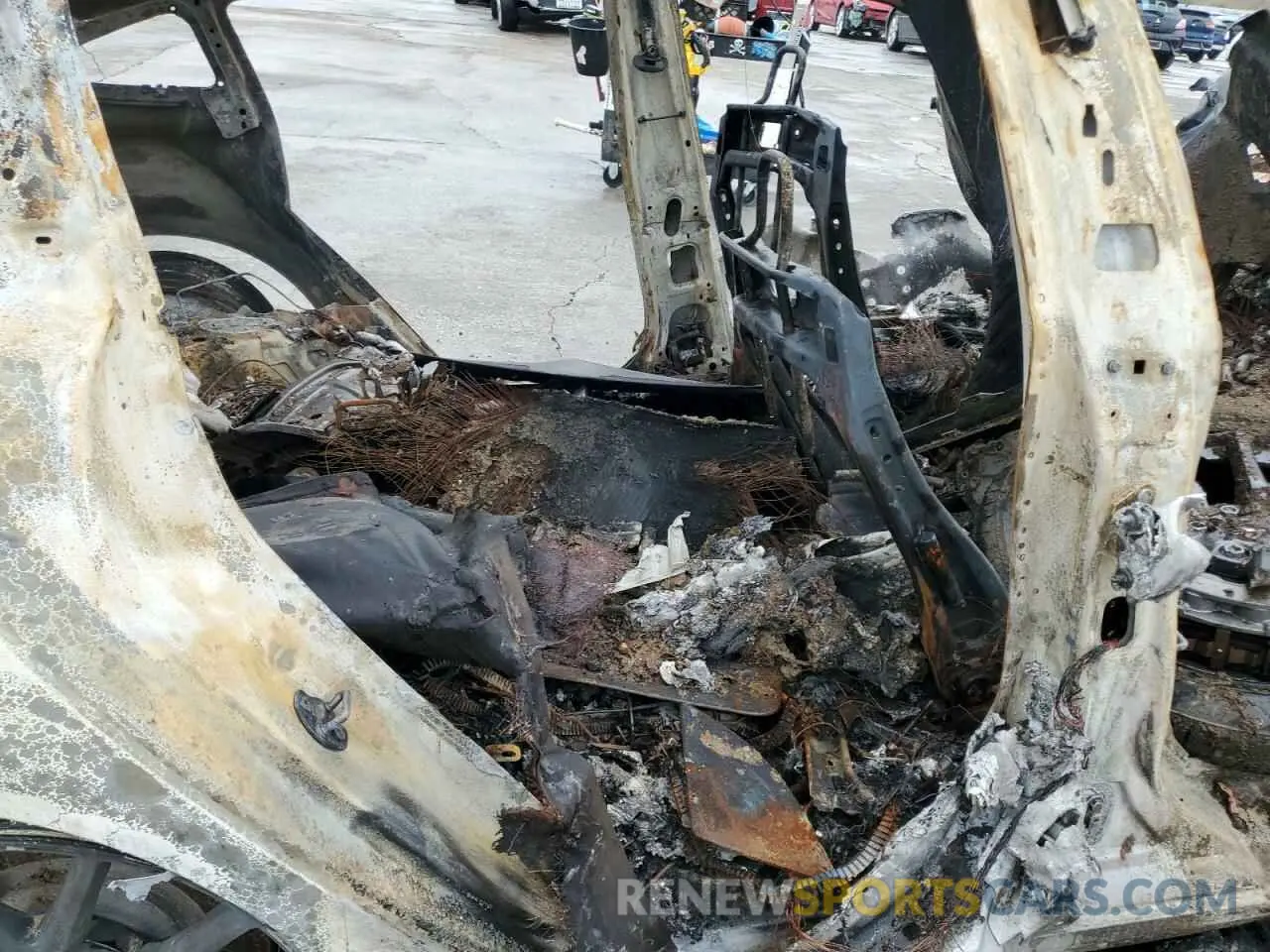 10 Photograph of a damaged car 5YJ3E1EB8NF350919 TESLA MODEL 3 2022