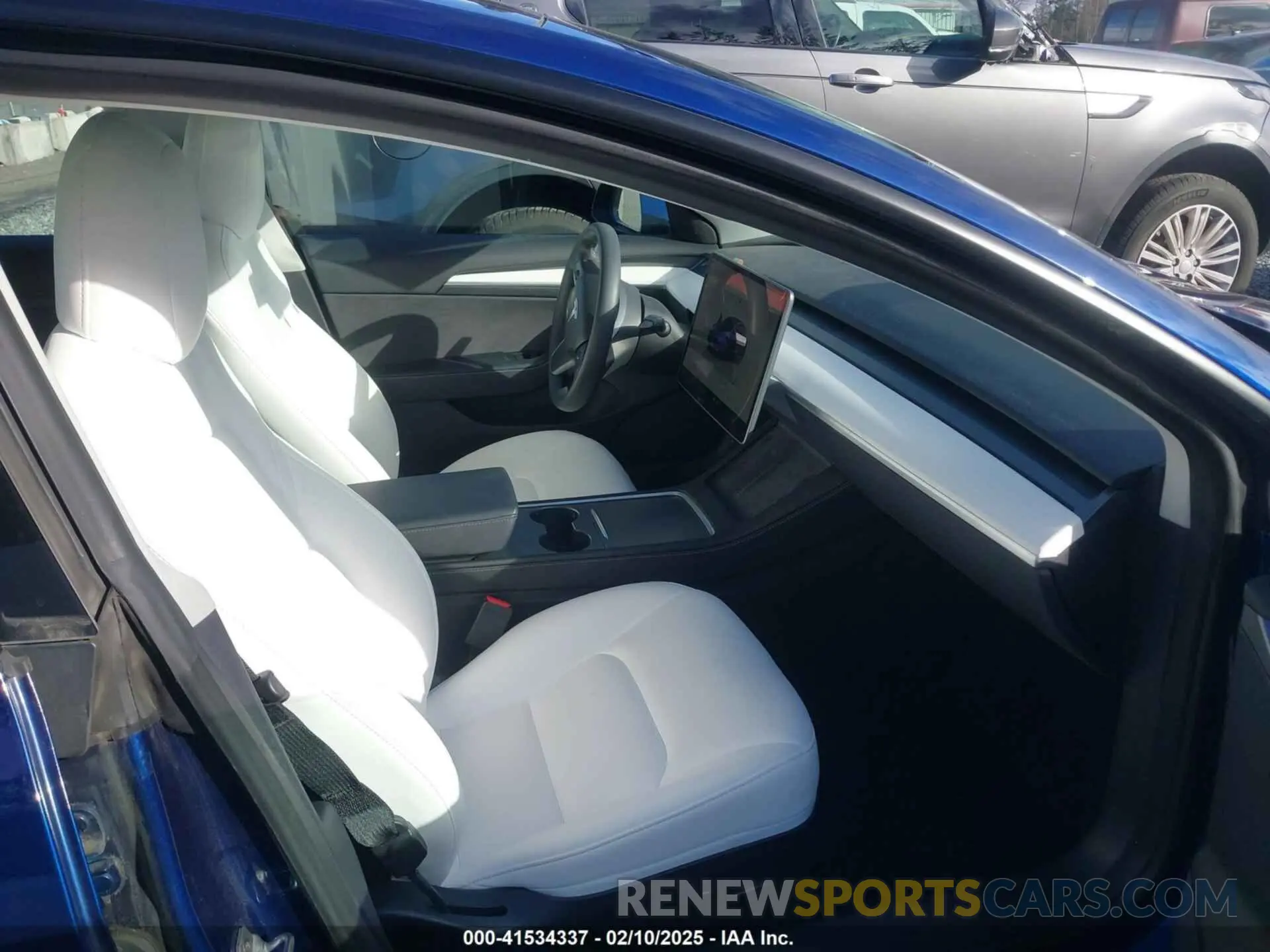5 Photograph of a damaged car 5YJ3E1EB8NF363864 TESLA MODEL 3 2022