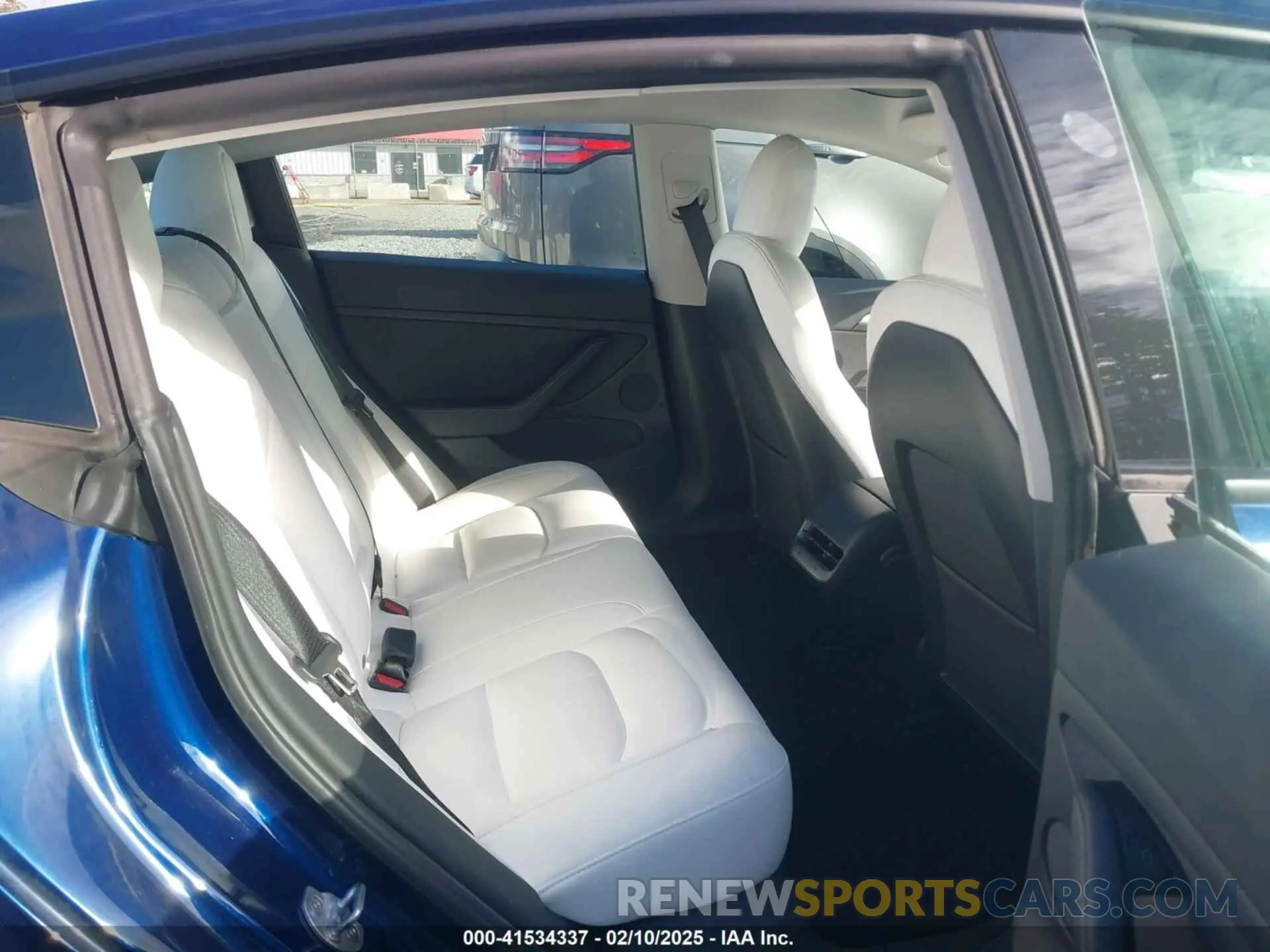 8 Photograph of a damaged car 5YJ3E1EB8NF363864 TESLA MODEL 3 2022