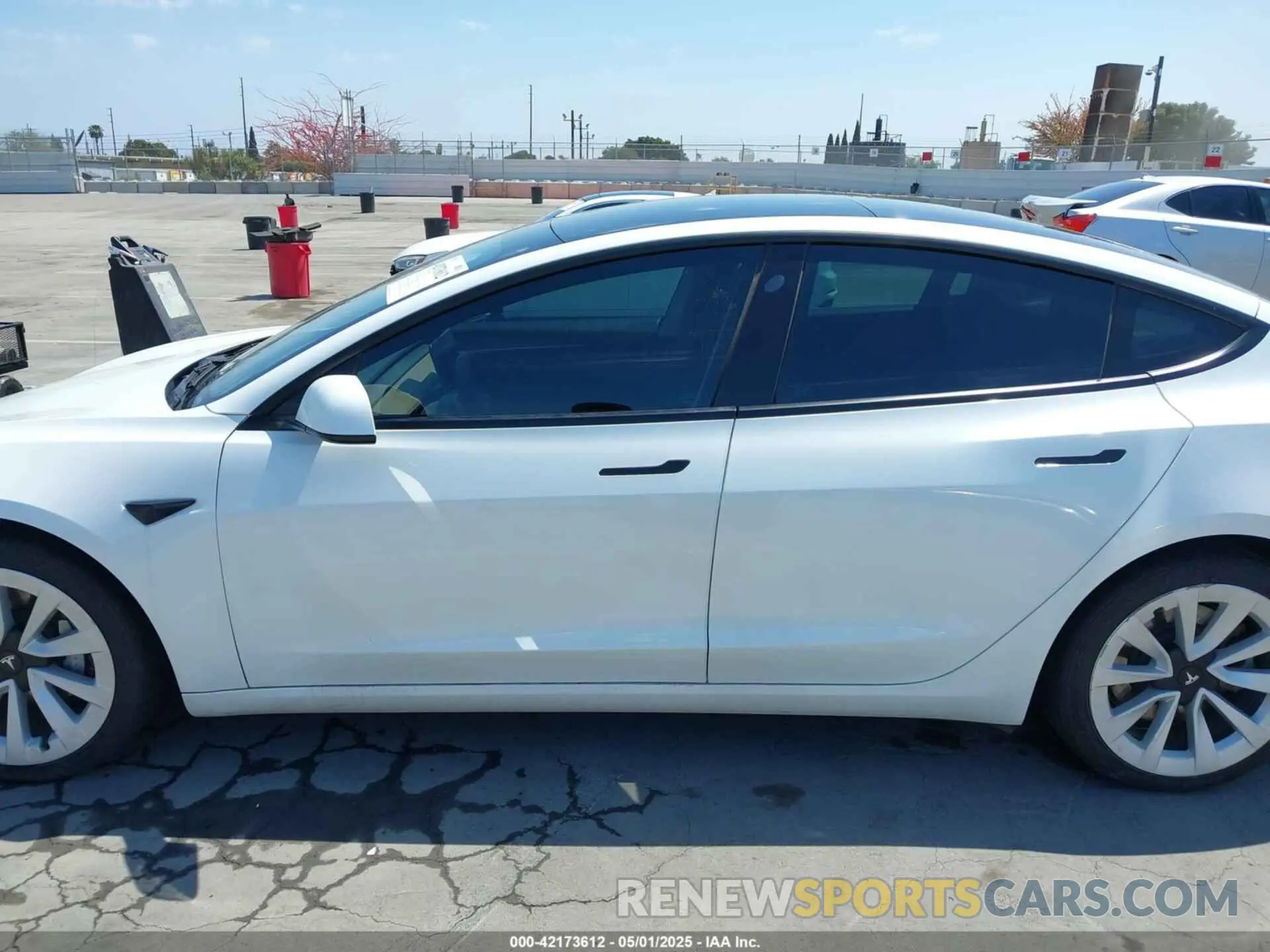 14 Photograph of a damaged car 5YJ3E1EB9NF113601 TESLA MODEL 3 2022