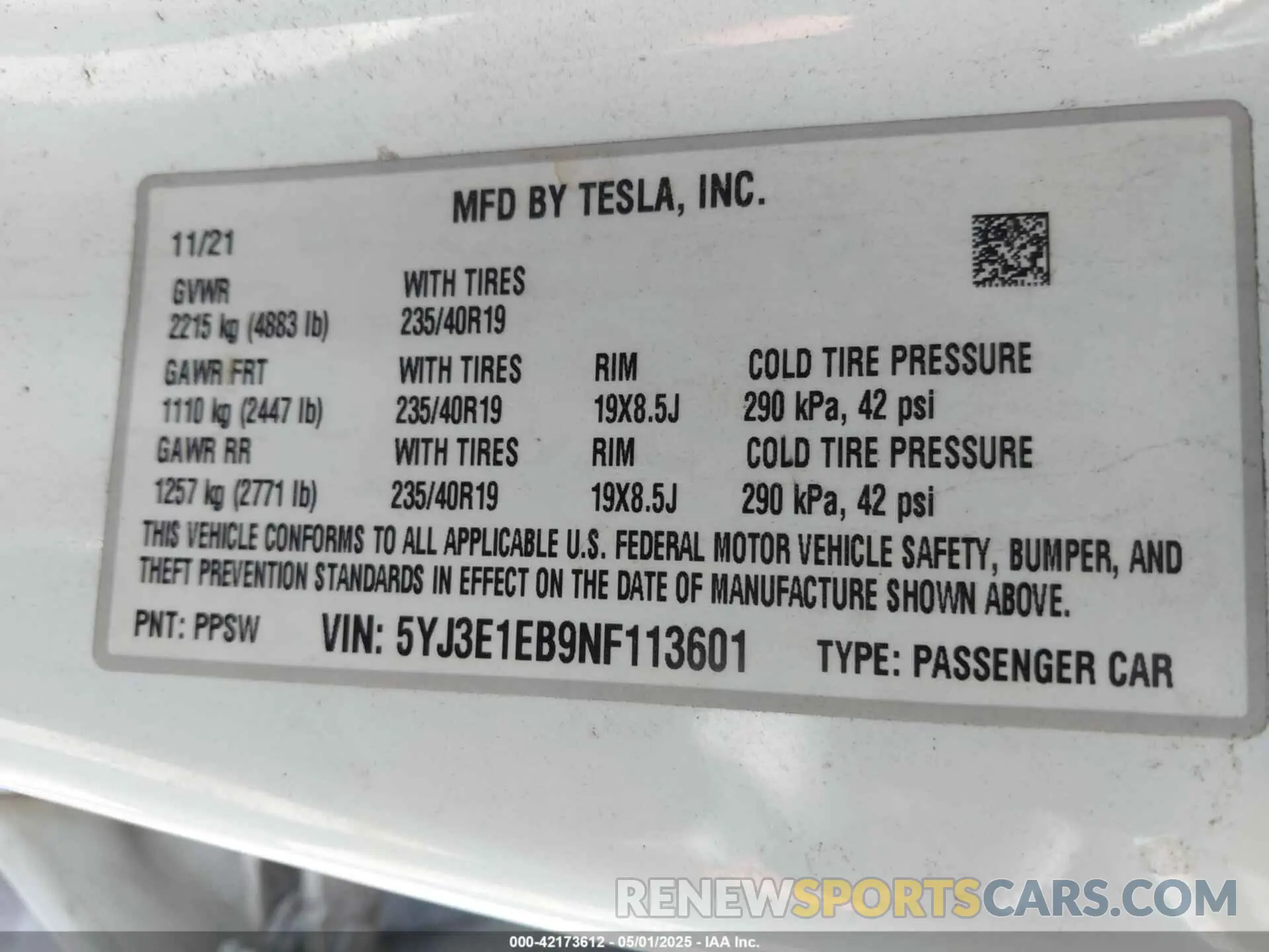 9 Photograph of a damaged car 5YJ3E1EB9NF113601 TESLA MODEL 3 2022