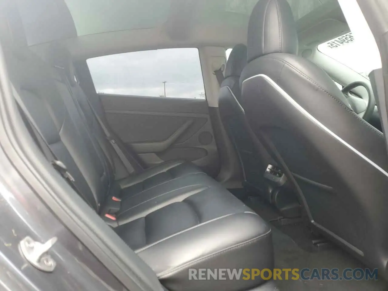 10 Photograph of a damaged car 5YJ3E1EB9NF117339 TESLA MODEL 3 2022