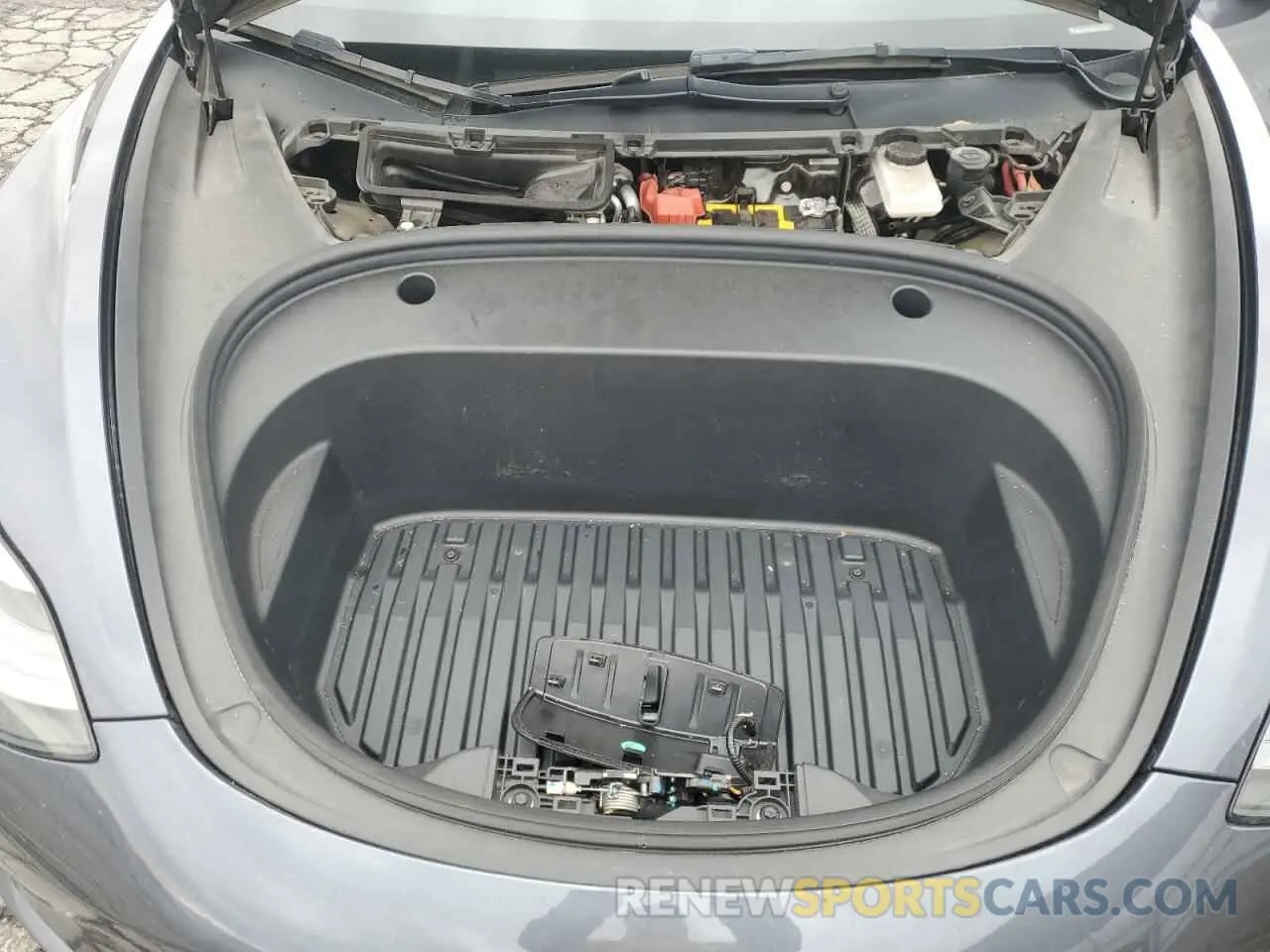 11 Photograph of a damaged car 5YJ3E1EB9NF117339 TESLA MODEL 3 2022