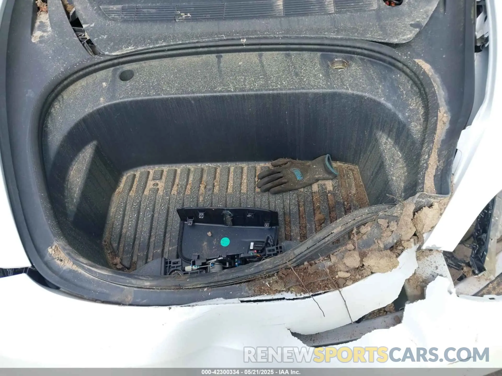 10 Photograph of a damaged car 5YJ3E1EB9NF155394 TESLA MODEL 3 2022