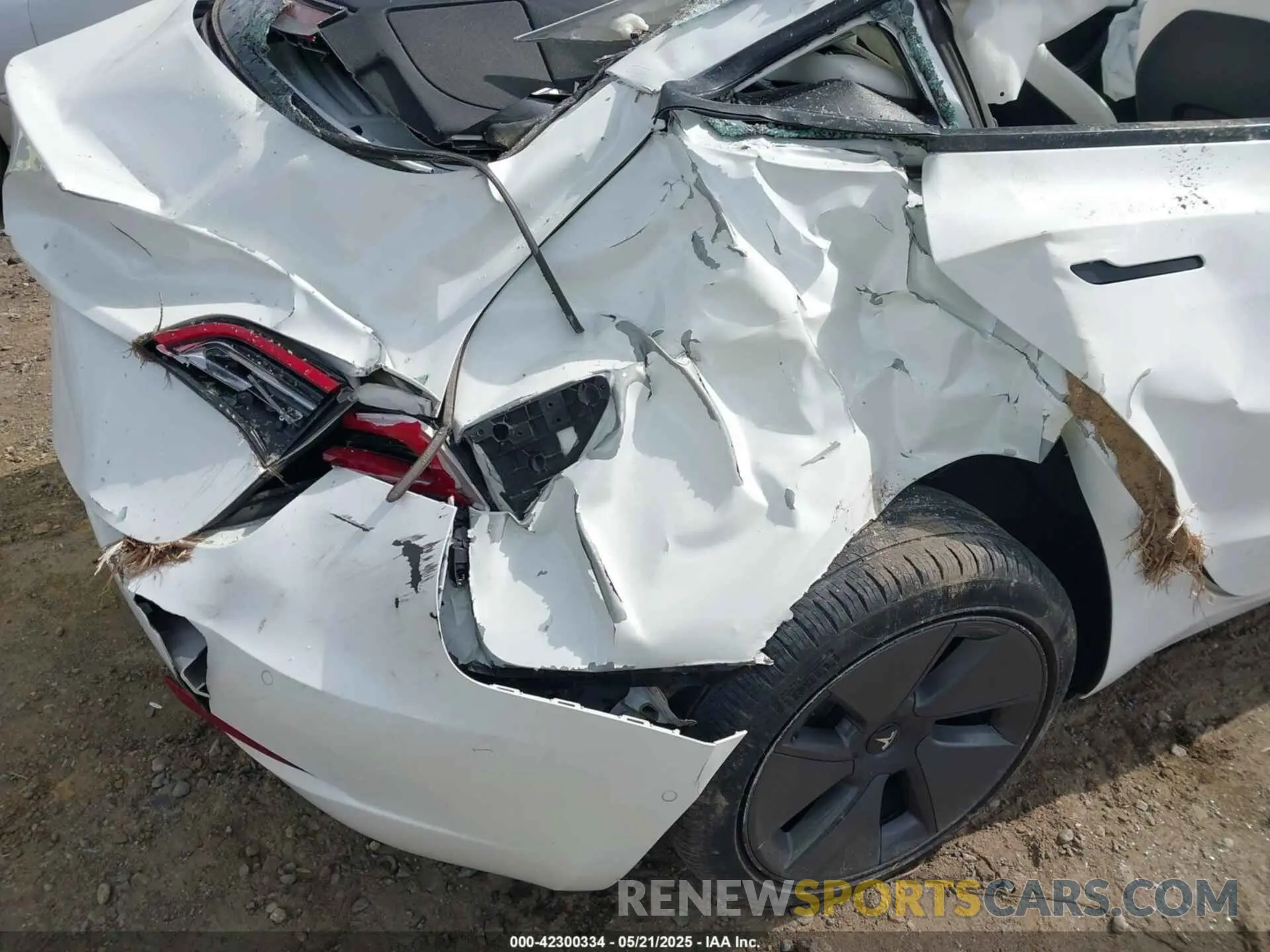 15 Photograph of a damaged car 5YJ3E1EB9NF155394 TESLA MODEL 3 2022