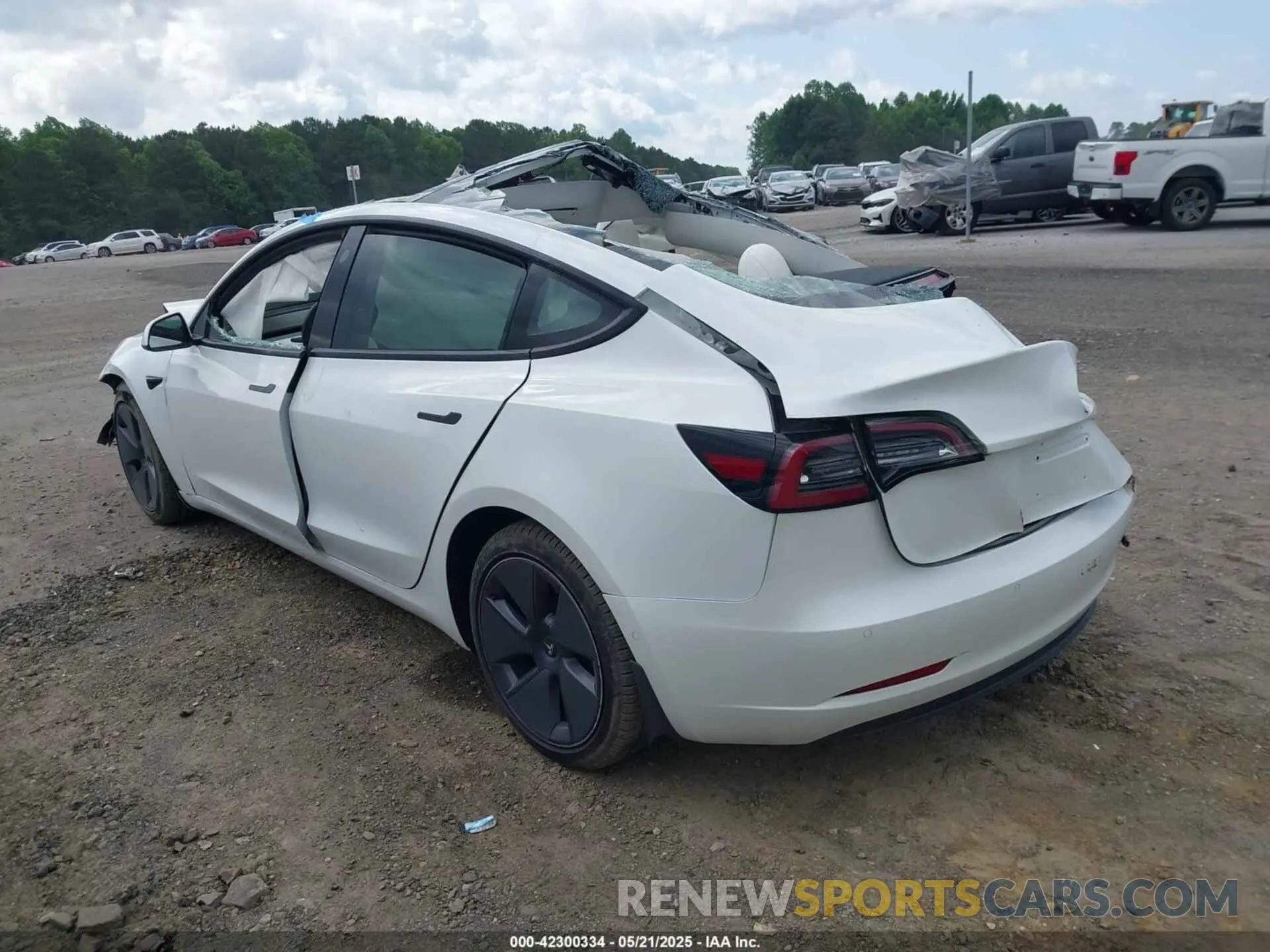 3 Photograph of a damaged car 5YJ3E1EB9NF155394 TESLA MODEL 3 2022