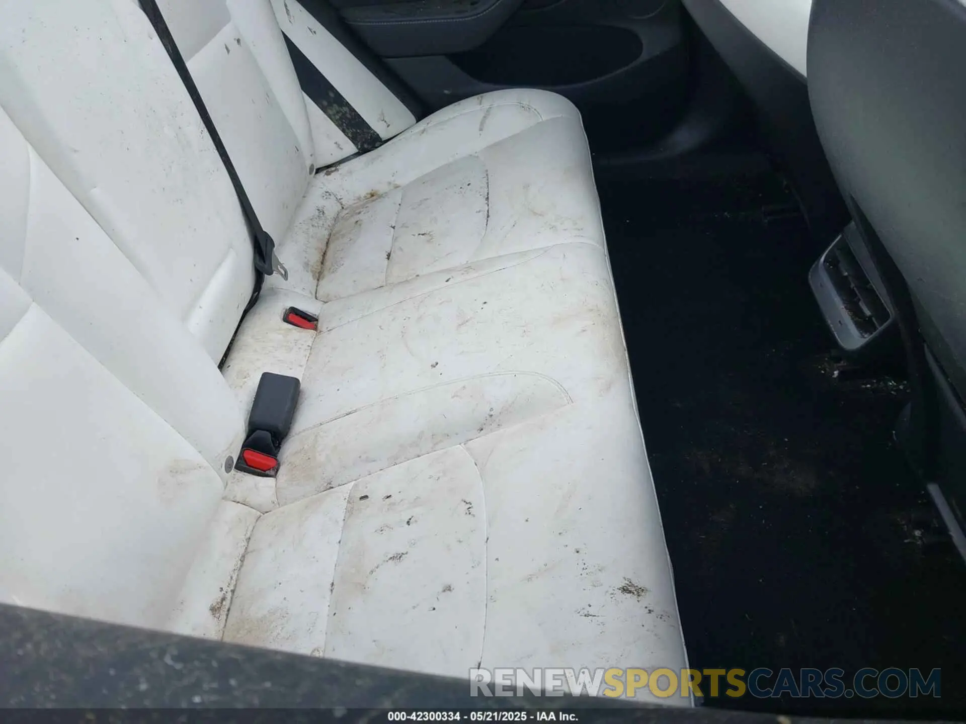 8 Photograph of a damaged car 5YJ3E1EB9NF155394 TESLA MODEL 3 2022