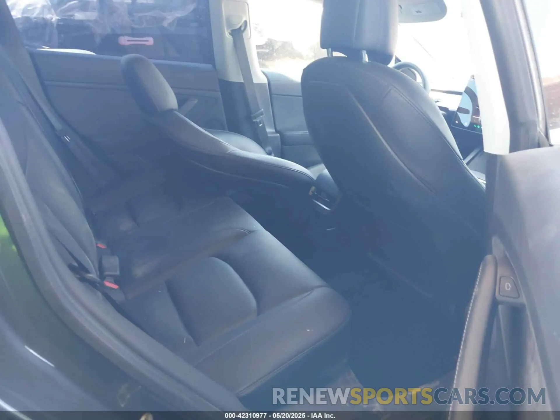 8 Photograph of a damaged car 5YJ3E1EB9NF167142 TESLA MODEL 3 2022