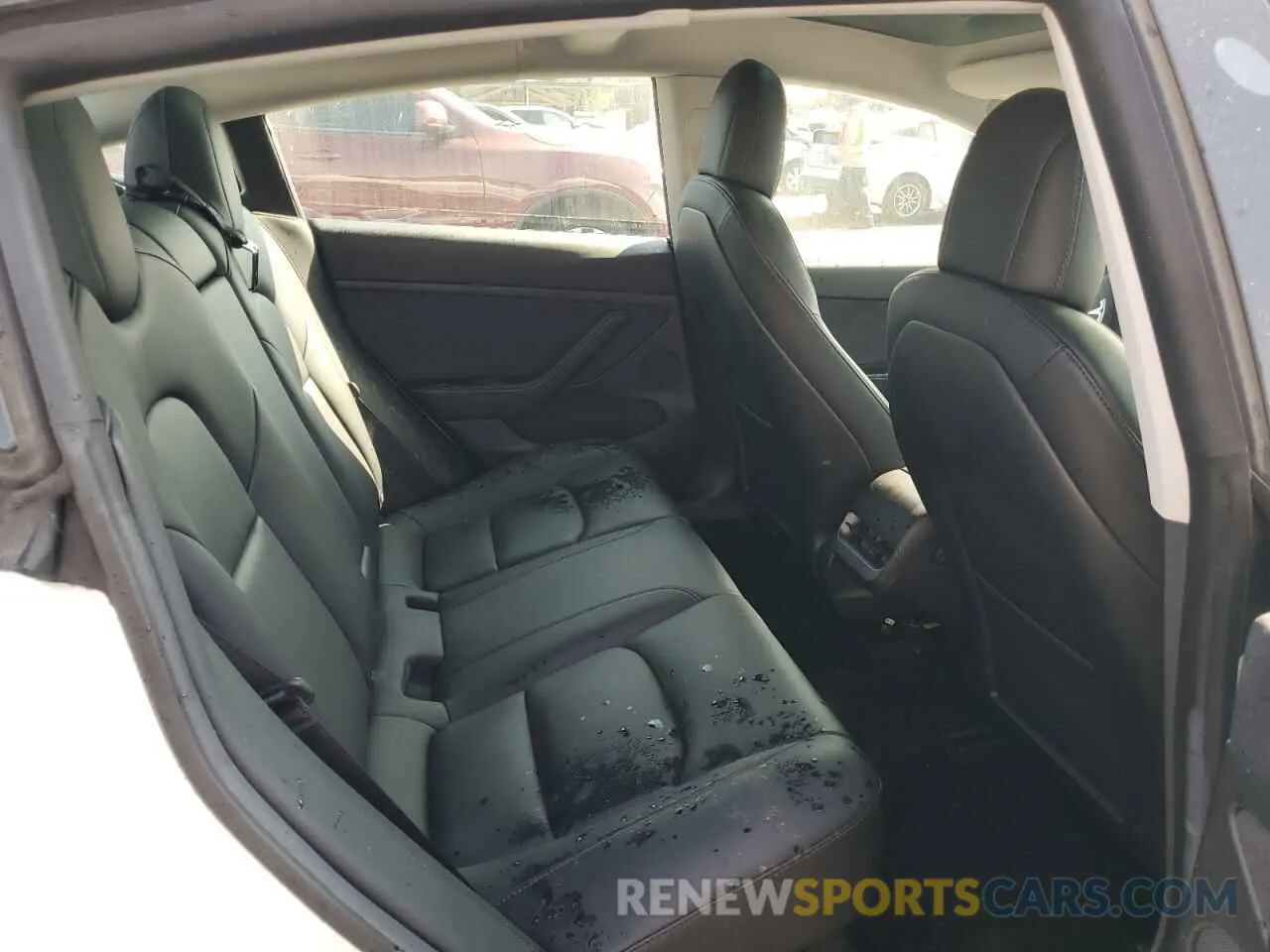 10 Photograph of a damaged car 5YJ3E1EB9NF173779 TESLA MODEL 3 2022