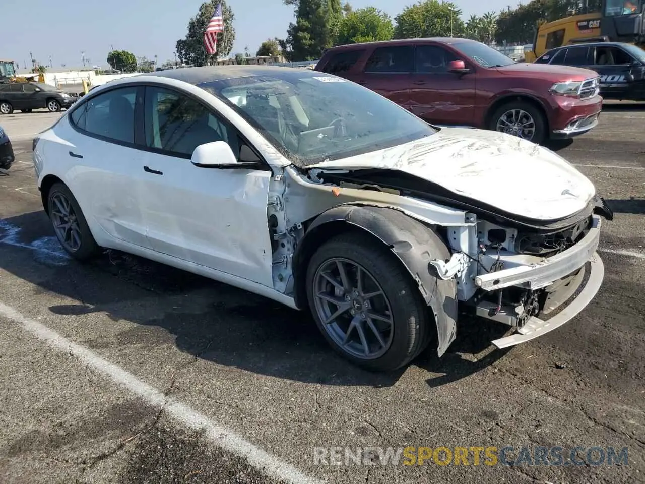 4 Photograph of a damaged car 5YJ3E1EB9NF173779 TESLA MODEL 3 2022