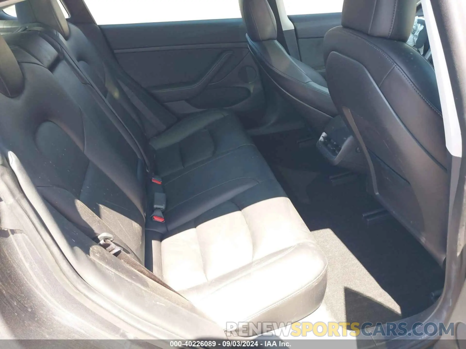 8 Photograph of a damaged car 5YJ3E1EB9NF184247 TESLA MODEL 3 2022