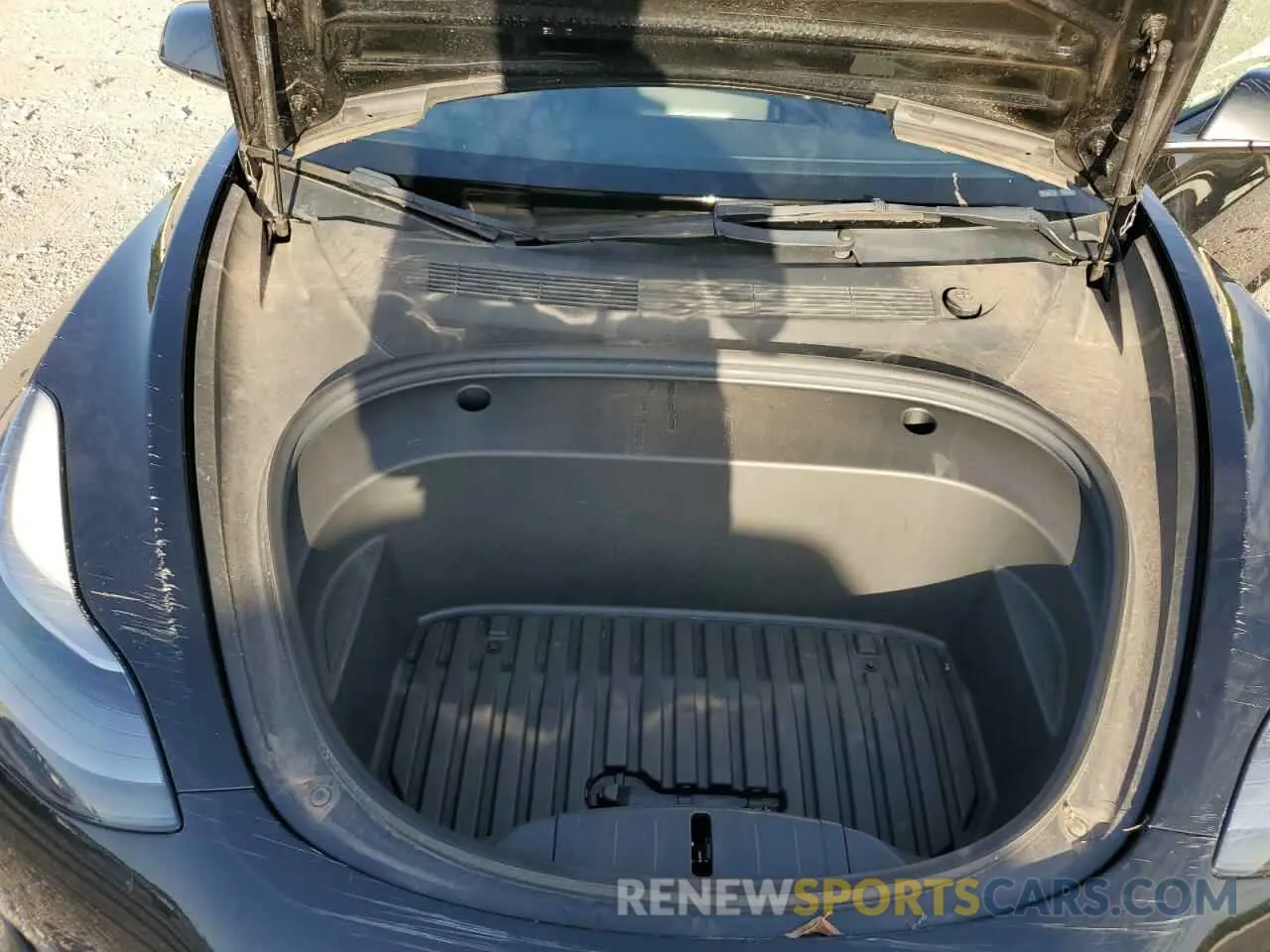 11 Photograph of a damaged car 5YJ3E1EB9NF189805 TESLA MODEL 3 2022