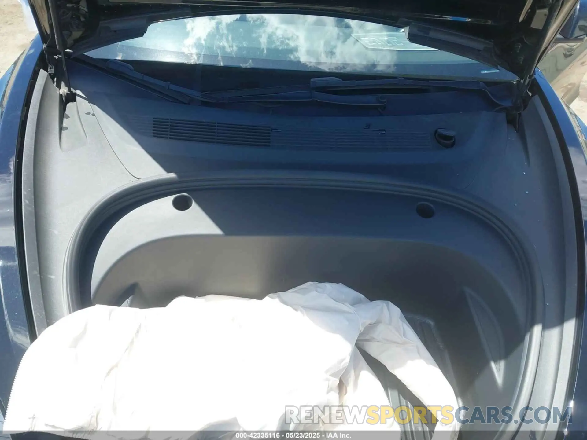 10 Photograph of a damaged car 5YJ3E1EB9NF192719 TESLA MODEL 3 2022