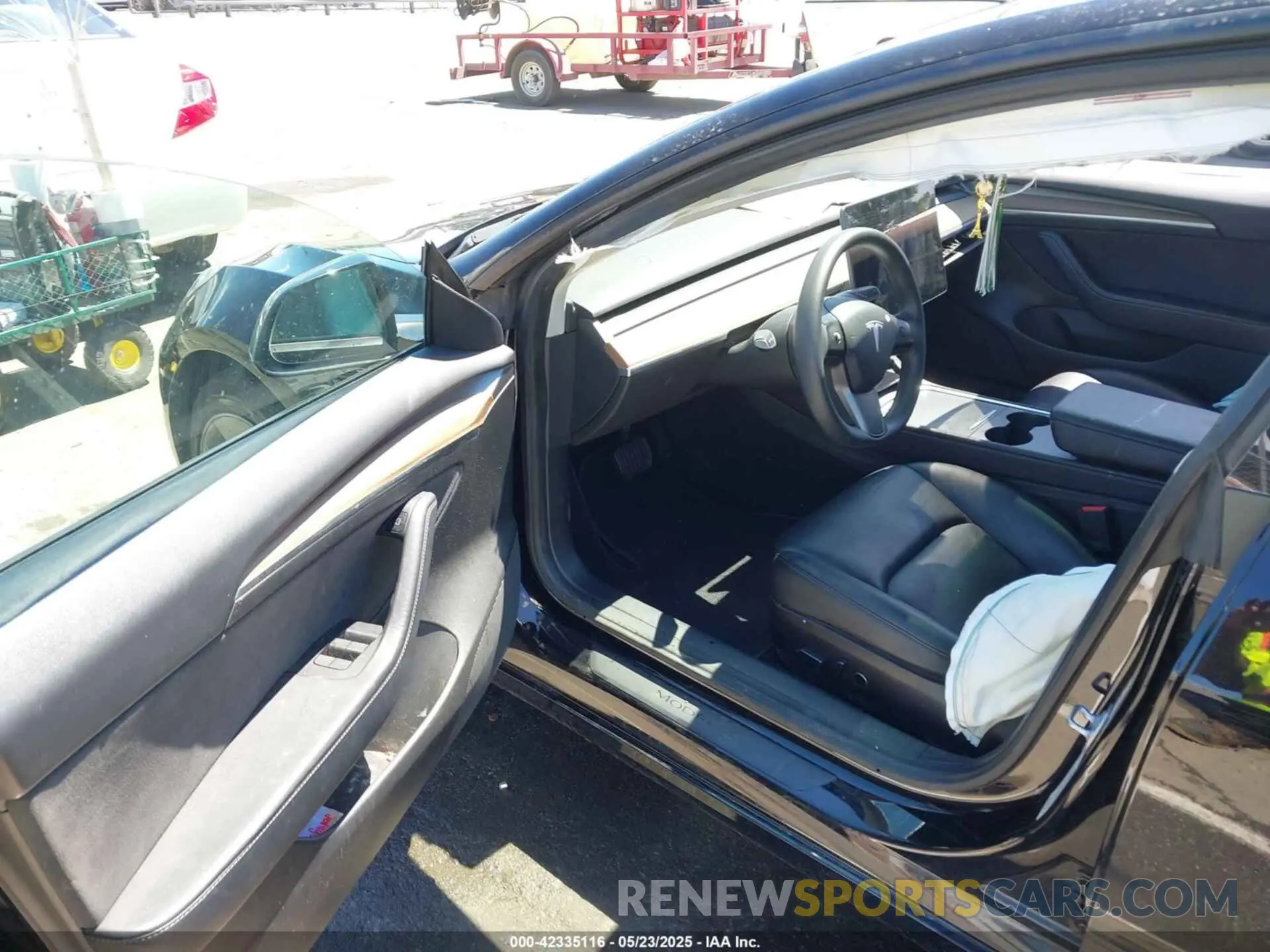 5 Photograph of a damaged car 5YJ3E1EB9NF192719 TESLA MODEL 3 2022