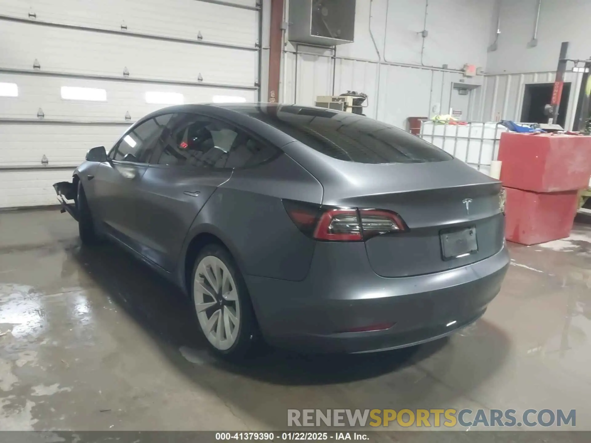 3 Photograph of a damaged car 5YJ3E1EB9NF195703 TESLA MODEL 3 2022