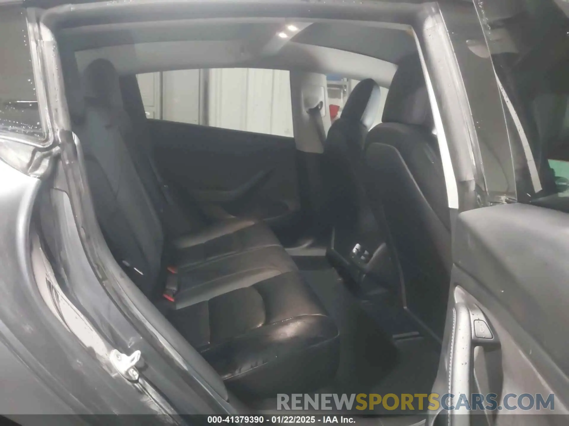 8 Photograph of a damaged car 5YJ3E1EB9NF195703 TESLA MODEL 3 2022