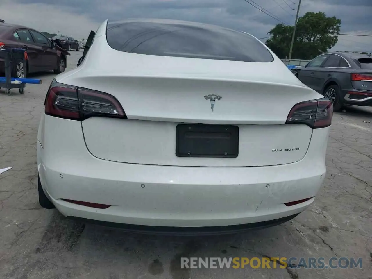 6 Photograph of a damaged car 5YJ3E1EB9NF203489 TESLA MODEL 3 2022