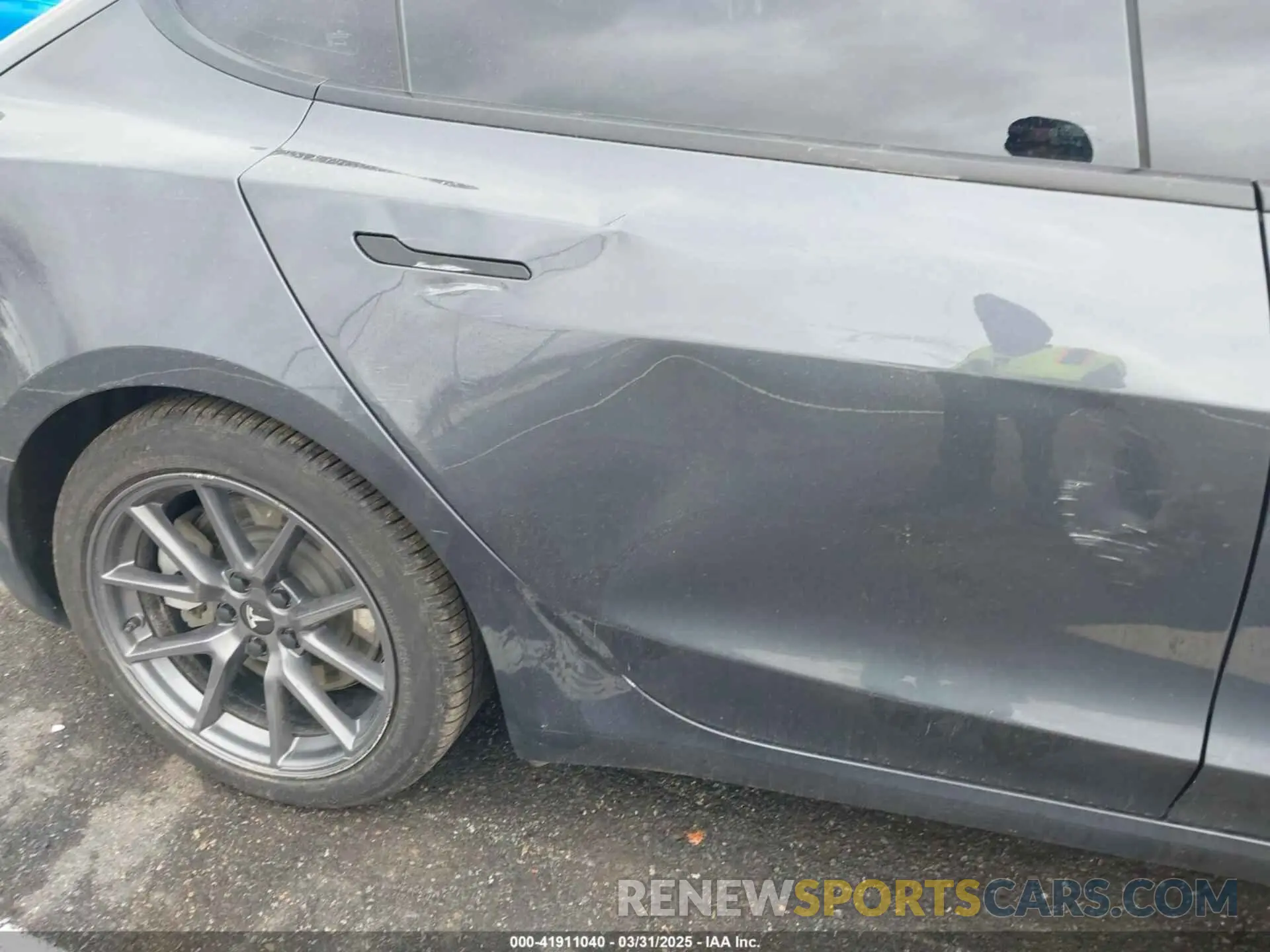 21 Photograph of a damaged car 5YJ3E1EB9NF206943 TESLA MODEL 3 2022