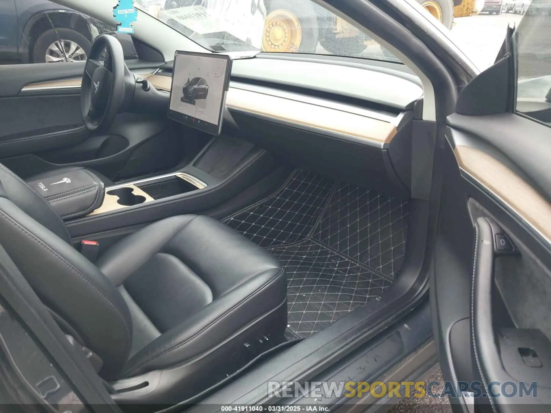 5 Photograph of a damaged car 5YJ3E1EB9NF206943 TESLA MODEL 3 2022