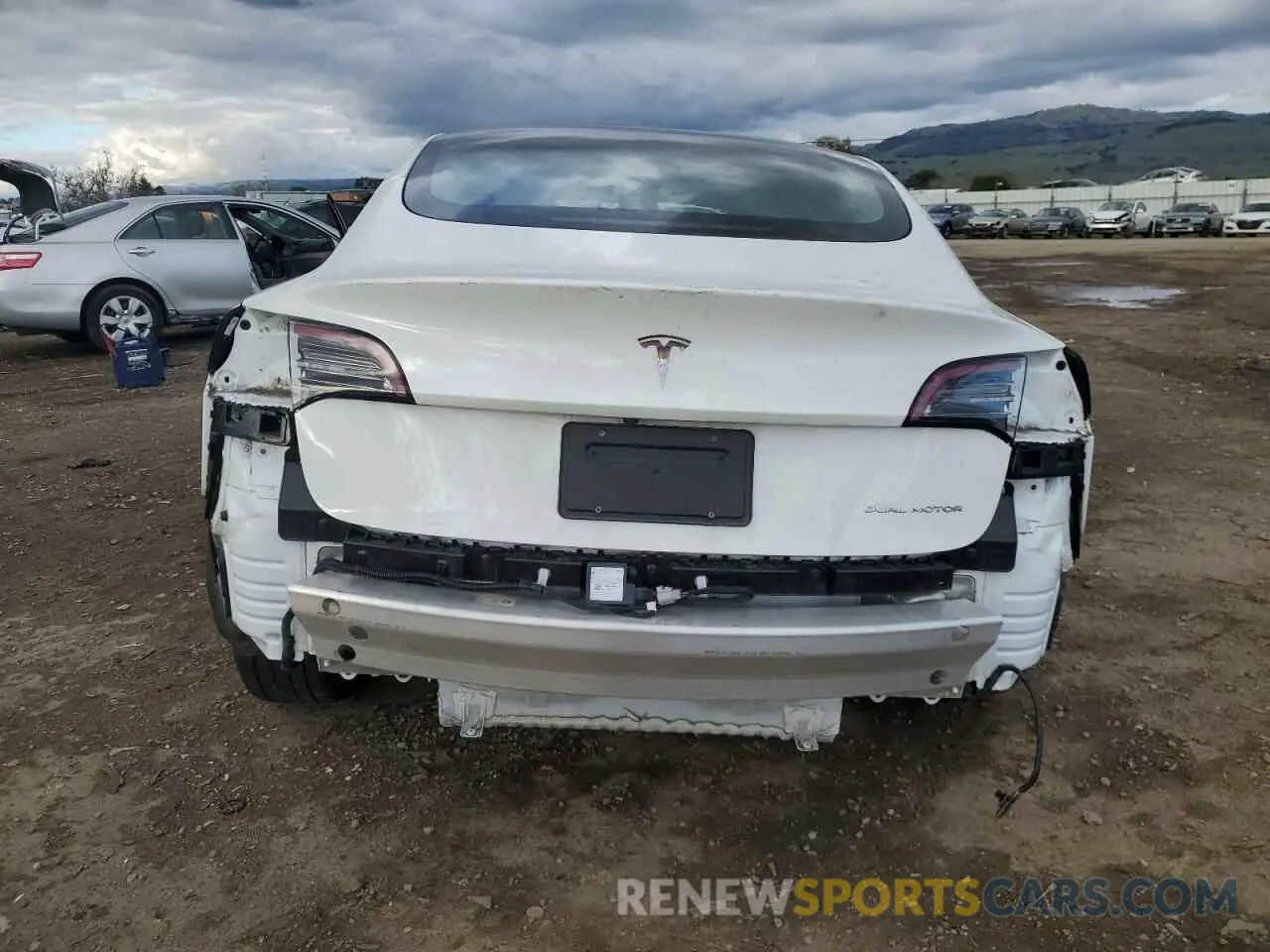 6 Photograph of a damaged car 5YJ3E1EB9NF207364 TESLA MODEL 3 2022
