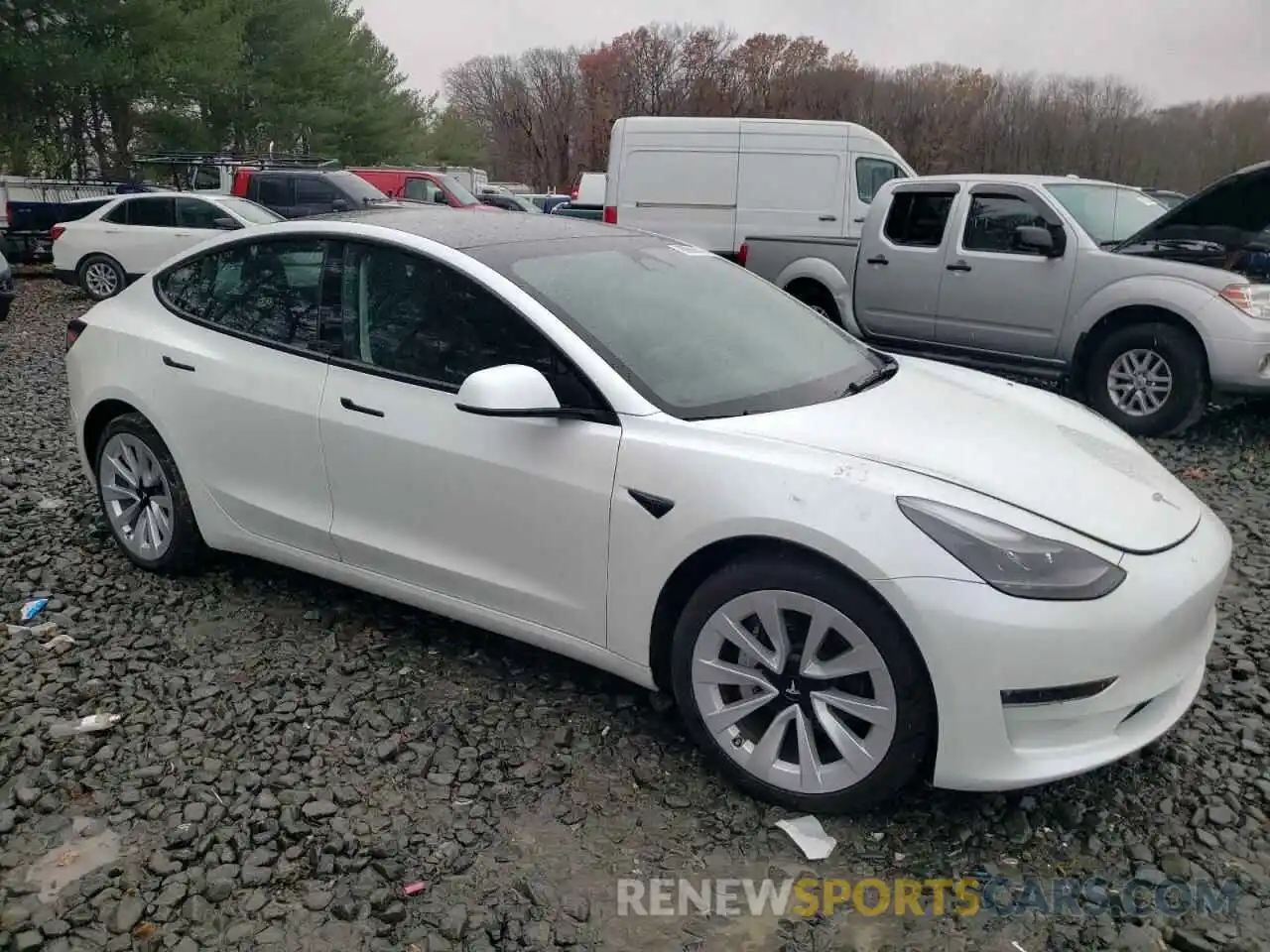 4 Photograph of a damaged car 5YJ3E1EB9NF209339 TESLA MODEL 3 2022