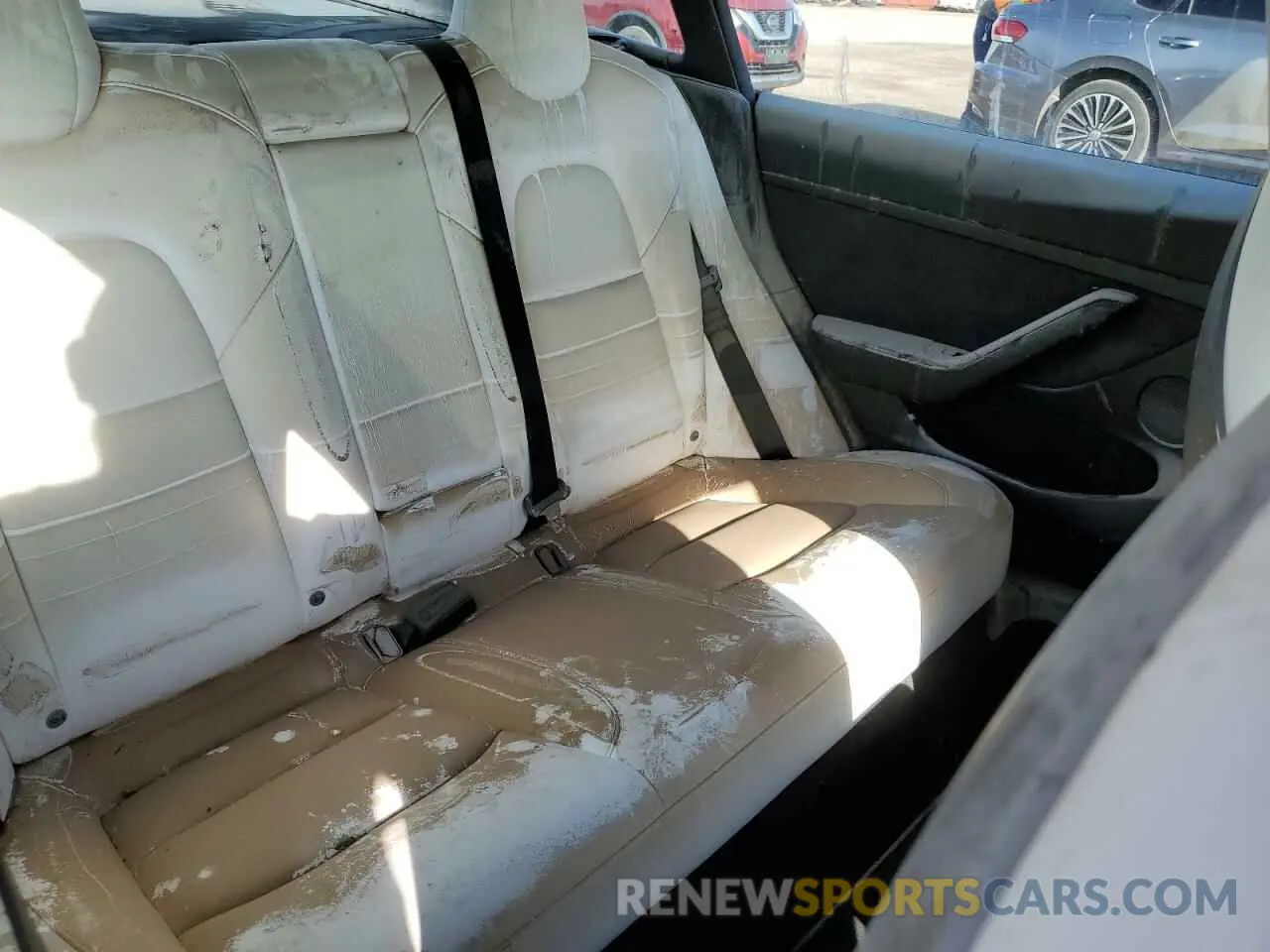10 Photograph of a damaged car 5YJ3E1EB9NF239876 TESLA MODEL 3 2022