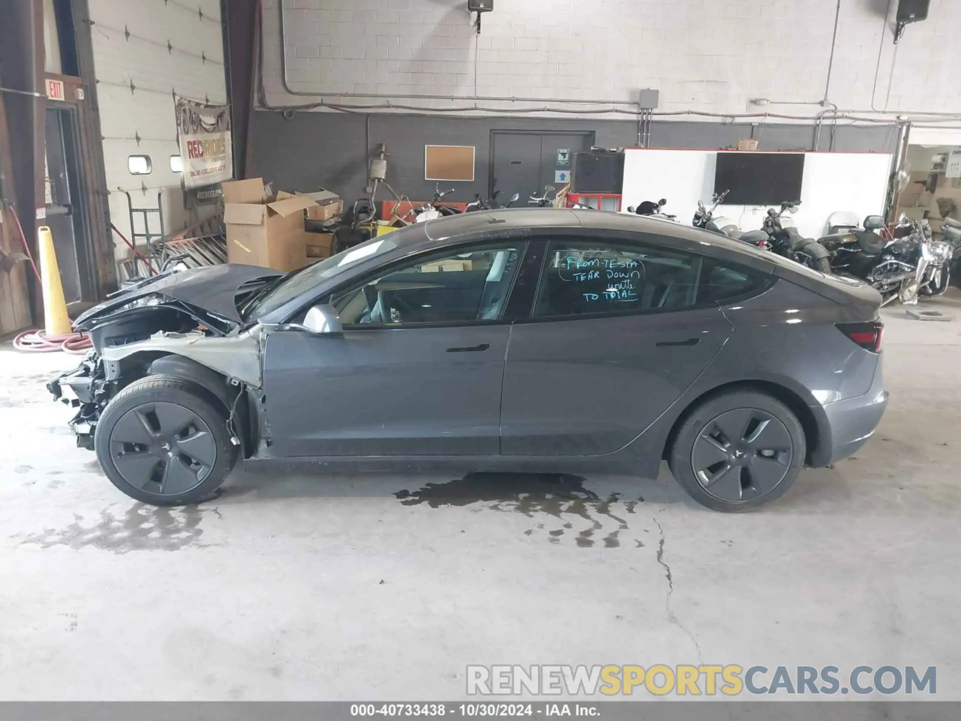 13 Photograph of a damaged car 5YJ3E1EB9NF245662 TESLA MODEL 3 2022