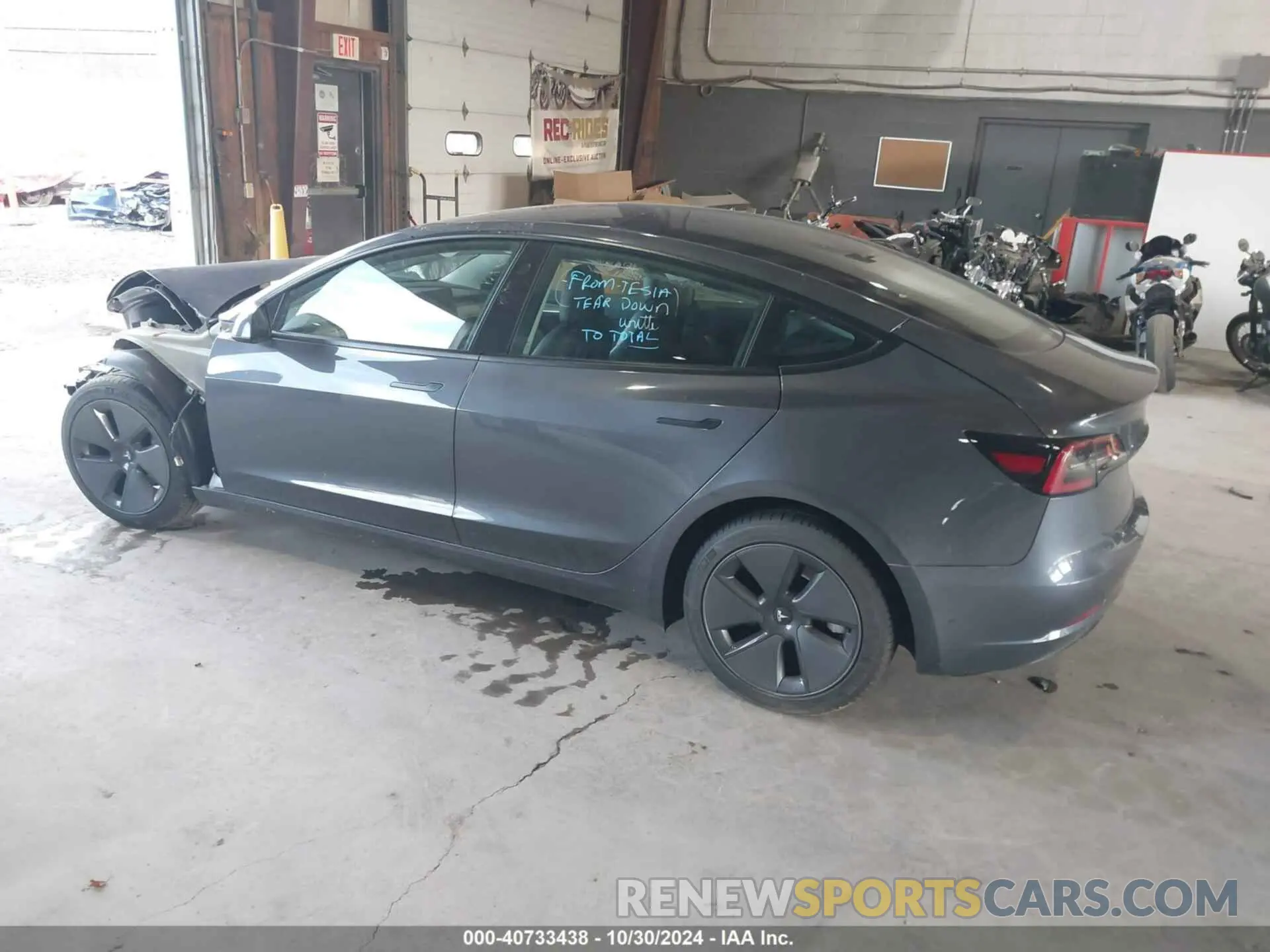 3 Photograph of a damaged car 5YJ3E1EB9NF245662 TESLA MODEL 3 2022
