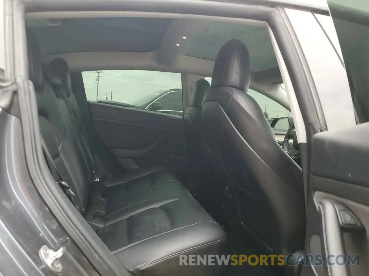 10 Photograph of a damaged car 5YJ3E1EB9NF258816 TESLA MODEL 3 2022
