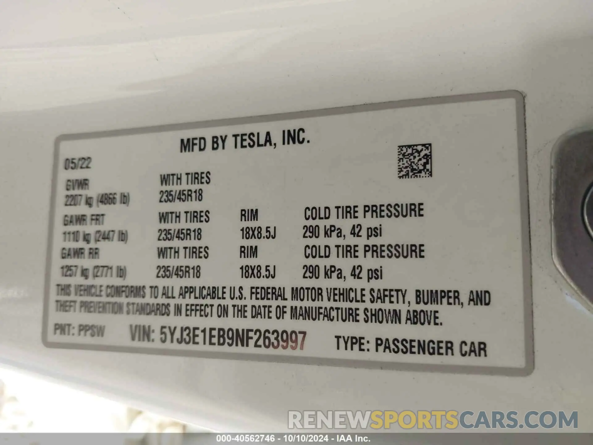 9 Photograph of a damaged car 5YJ3E1EB9NF263997 TESLA MODEL 3 2022