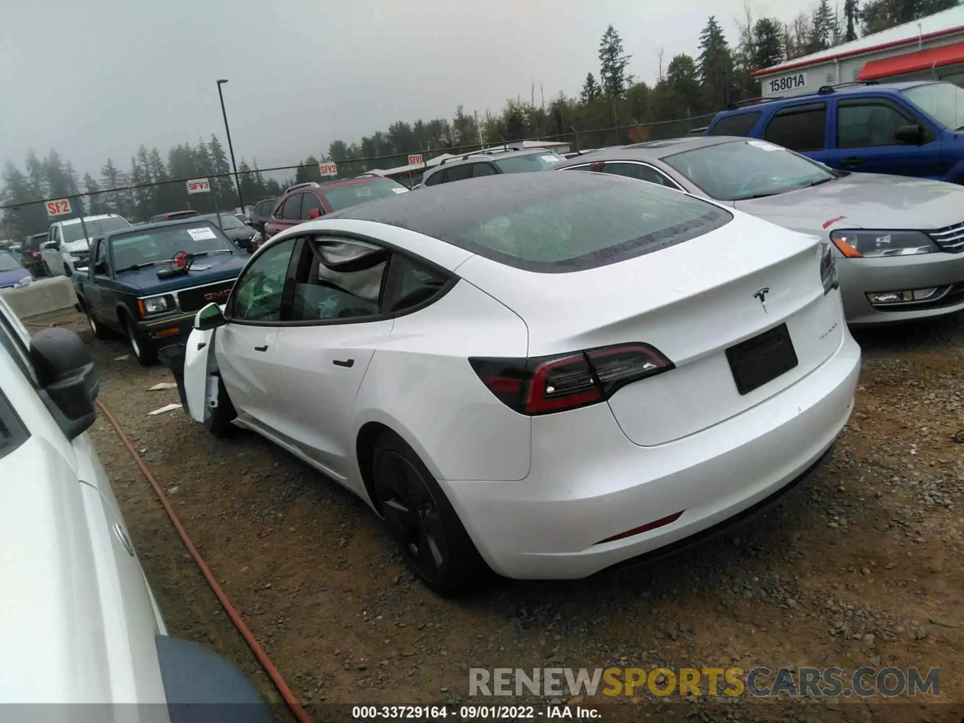 3 Photograph of a damaged car 5YJ3E1EB9NF267550 TESLA MODEL 3 2022