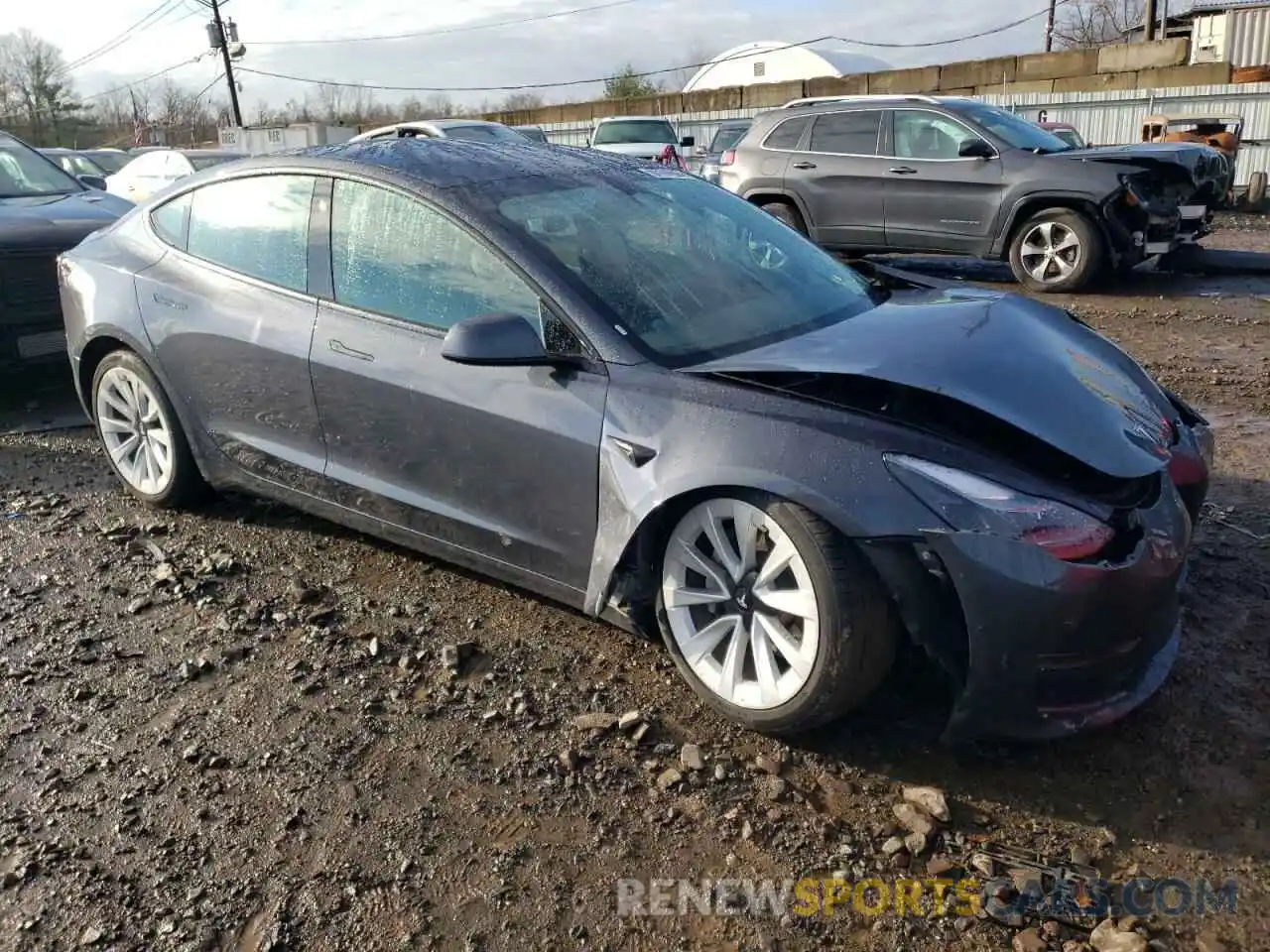 4 Photograph of a damaged car 5YJ3E1EB9NF289368 TESLA MODEL 3 2022