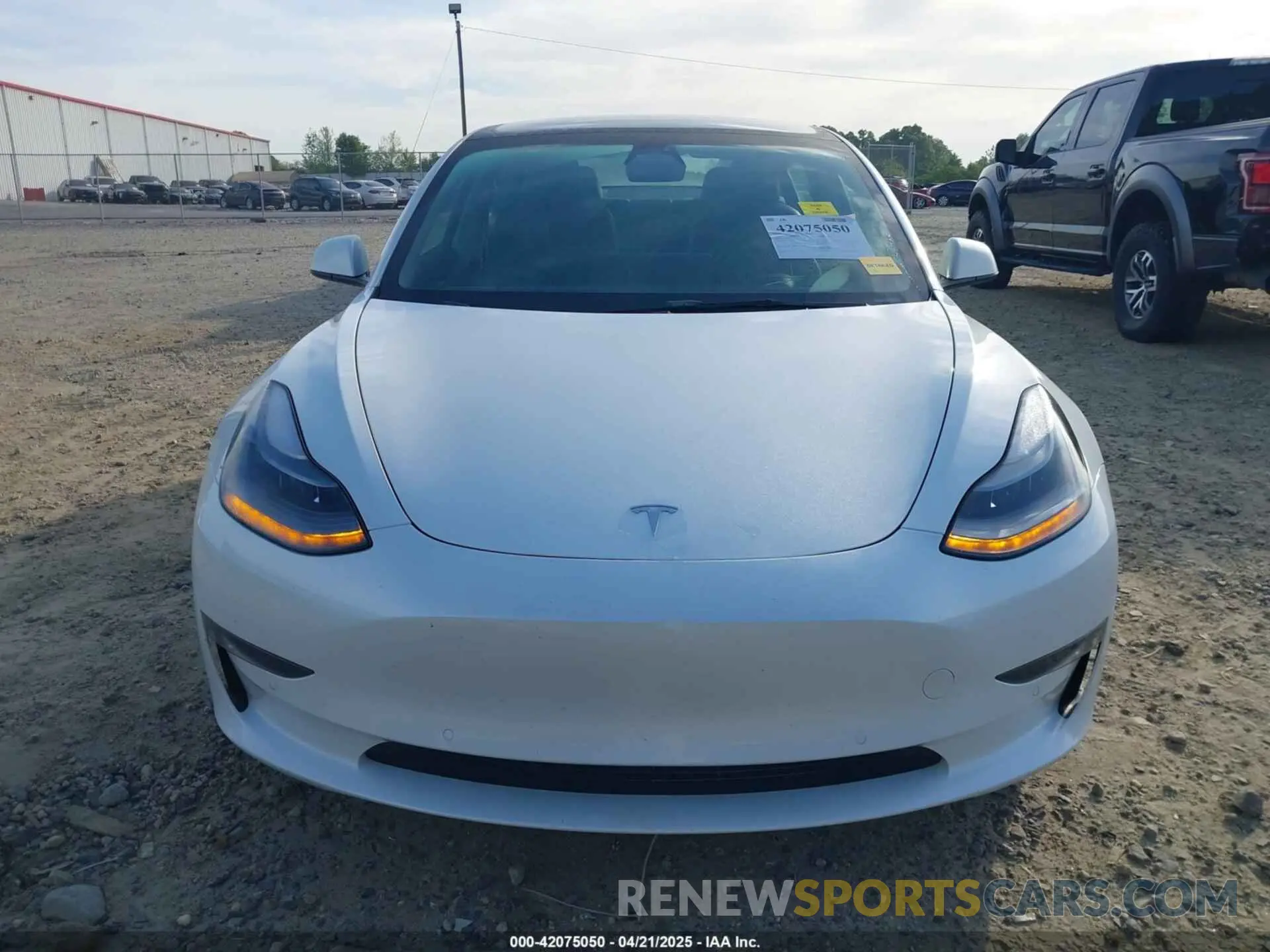 12 Photograph of a damaged car 5YJ3E1EB9NF321073 TESLA MODEL 3 2022