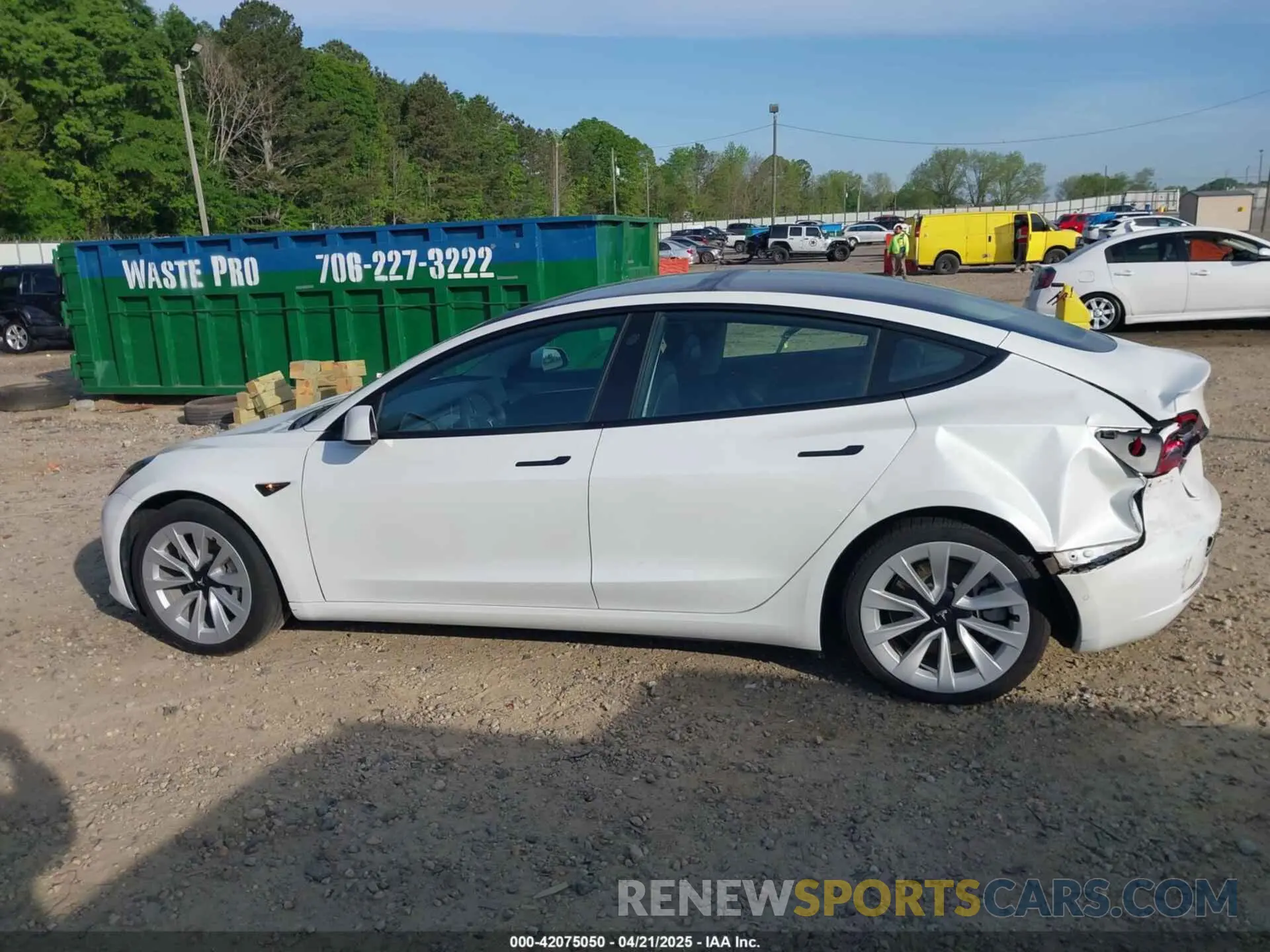 14 Photograph of a damaged car 5YJ3E1EB9NF321073 TESLA MODEL 3 2022