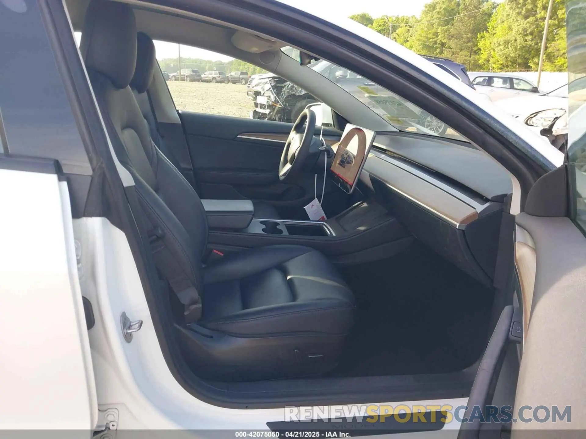 5 Photograph of a damaged car 5YJ3E1EB9NF321073 TESLA MODEL 3 2022