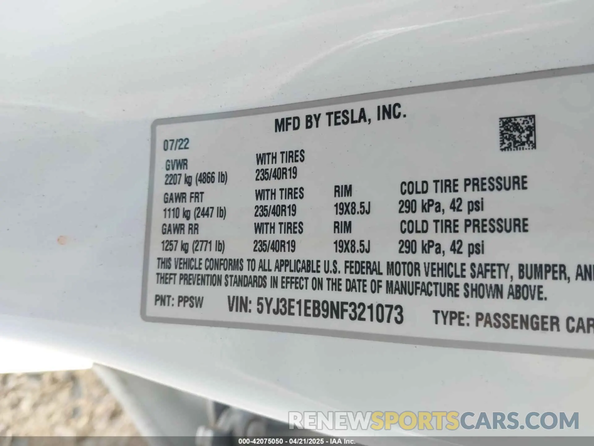 9 Photograph of a damaged car 5YJ3E1EB9NF321073 TESLA MODEL 3 2022