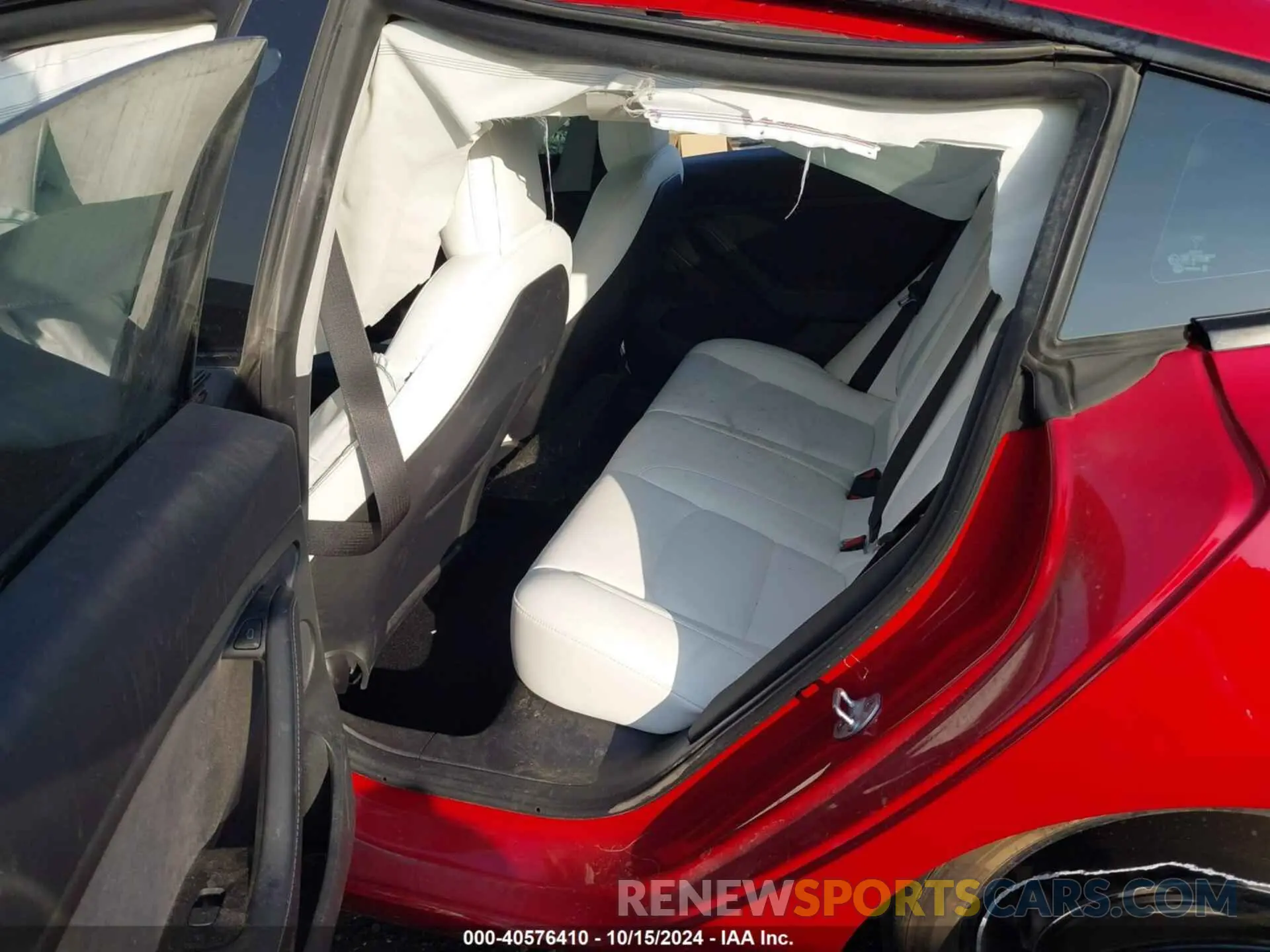 8 Photograph of a damaged car 5YJ3E1EB9NF323180 TESLA MODEL 3 2022